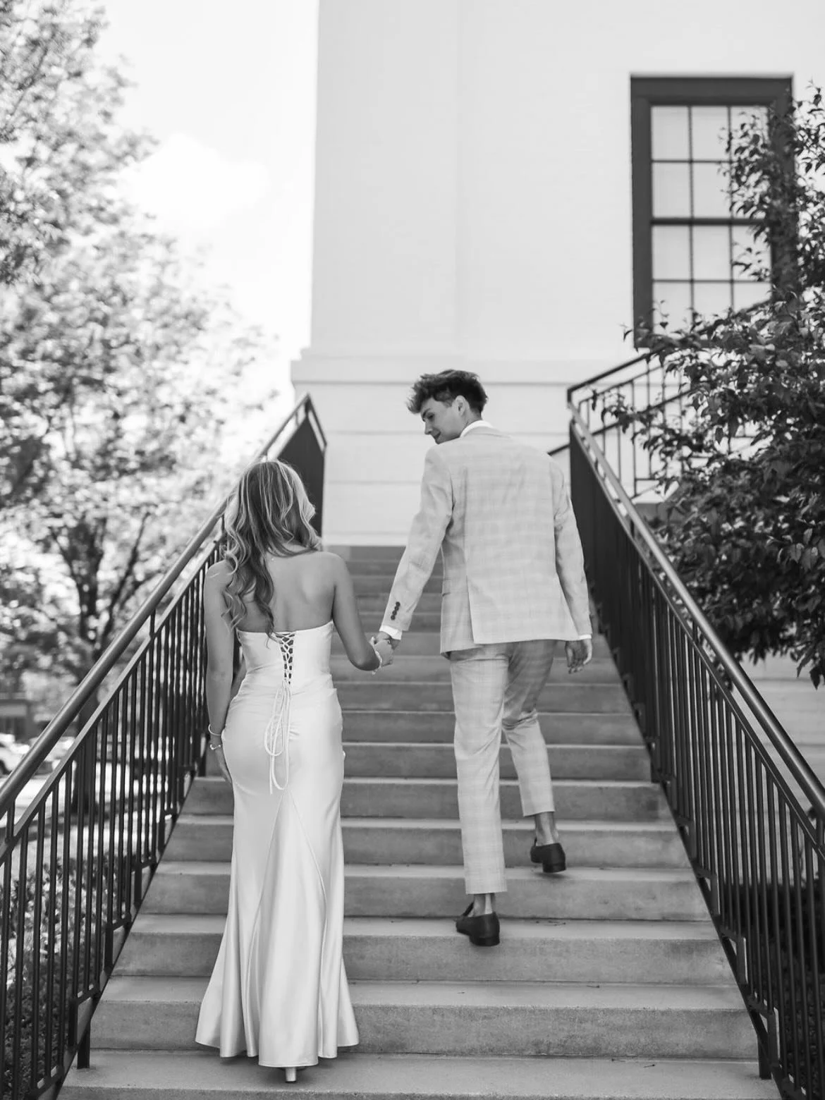 Prom 2026: Senior year for my Xan man @xanderdora and Junior year for @logan.smith008 🥹🥹❤️❤️. 

Feeling all the feels everyone...

#xanderdora #senioryear #prom2026 #indianaphotographer
