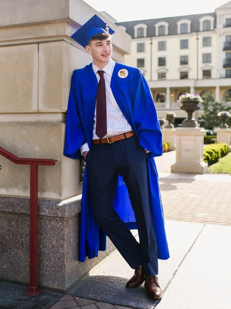 A few more of these to post this week....❤️

#capngown #graduation #highschoolseniorphotographer #carmelindiana #classof2026