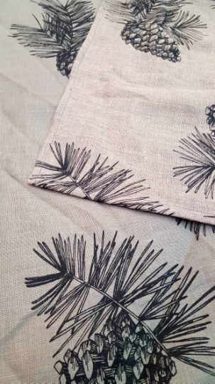 pine cone table runner