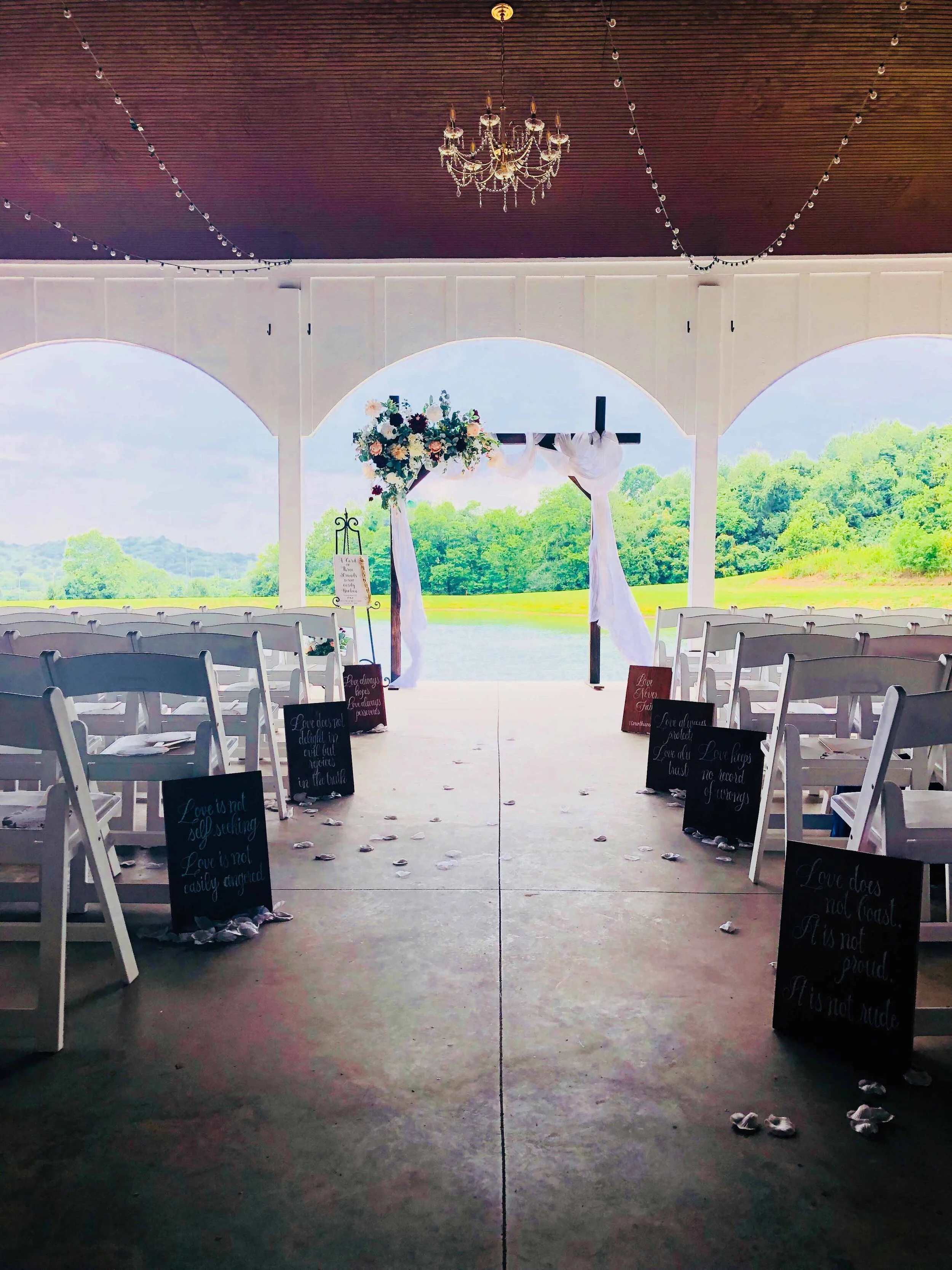 ceremony-decor-cascata-springs.jpg