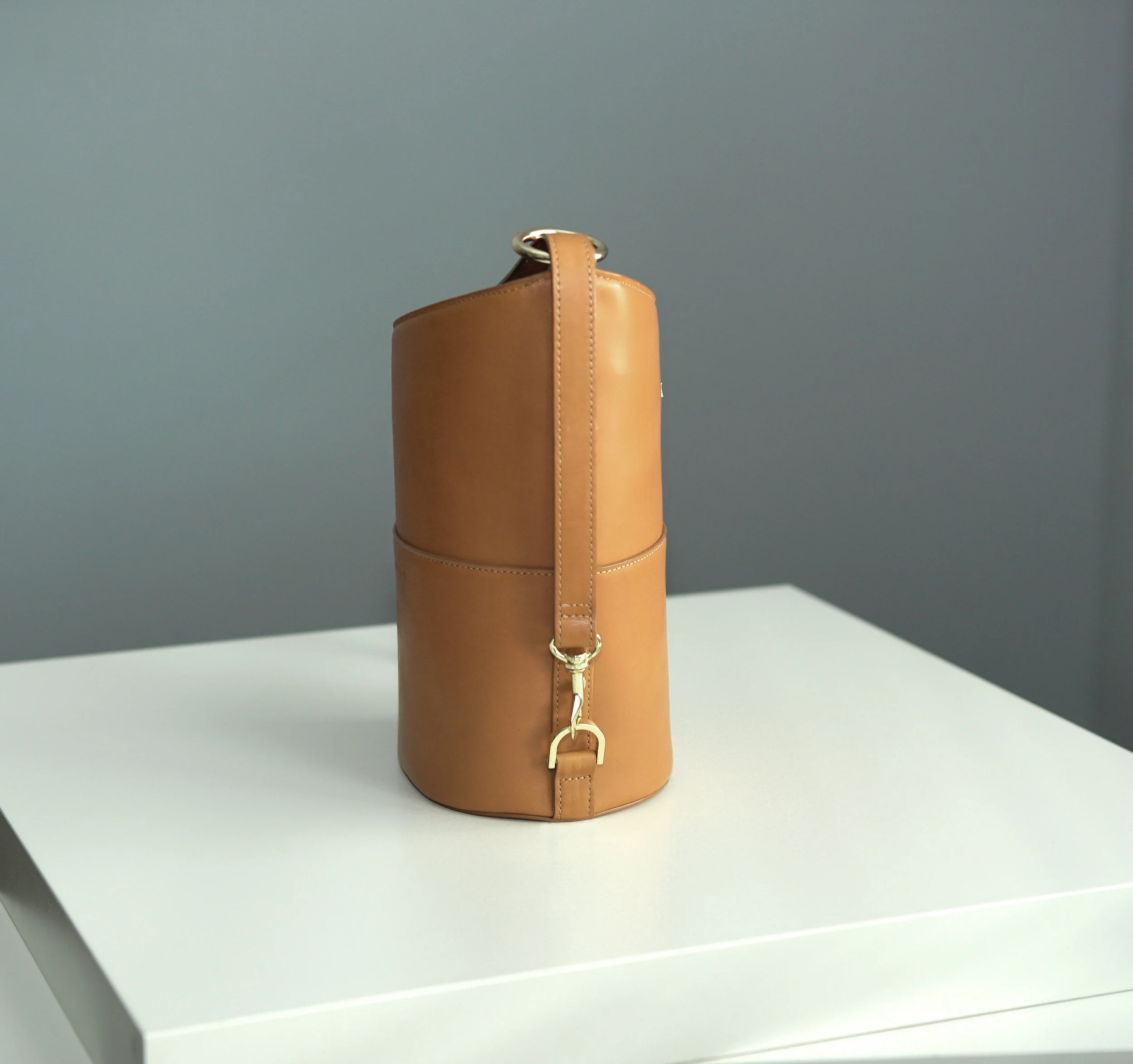 NO639 Bucketbag_TanSideview2.jpg