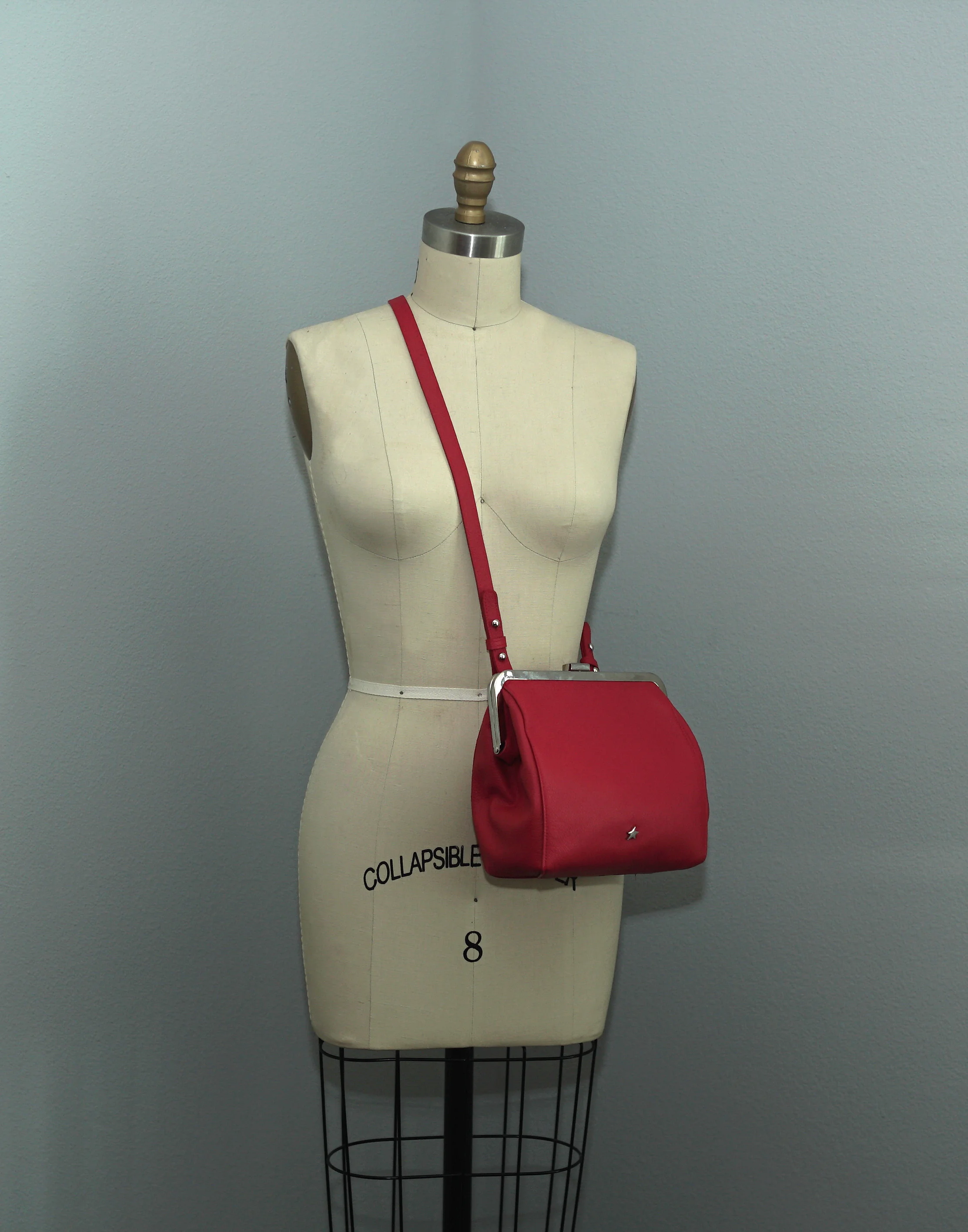 October Shoulderbag_Lipstick_leatherstrap.jpg