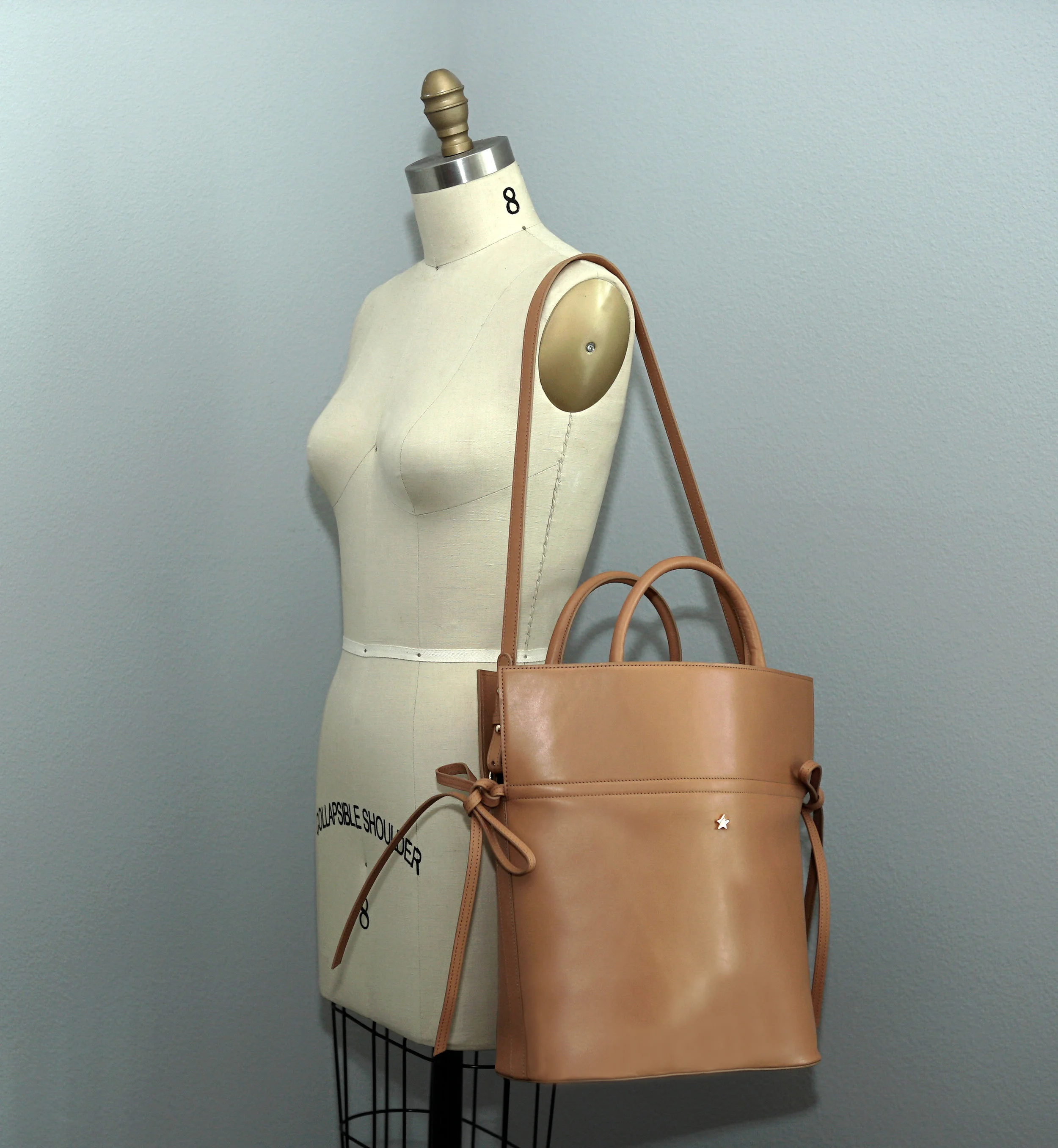 Arizona LG tote_Tan_LeatherStrap View.jpg