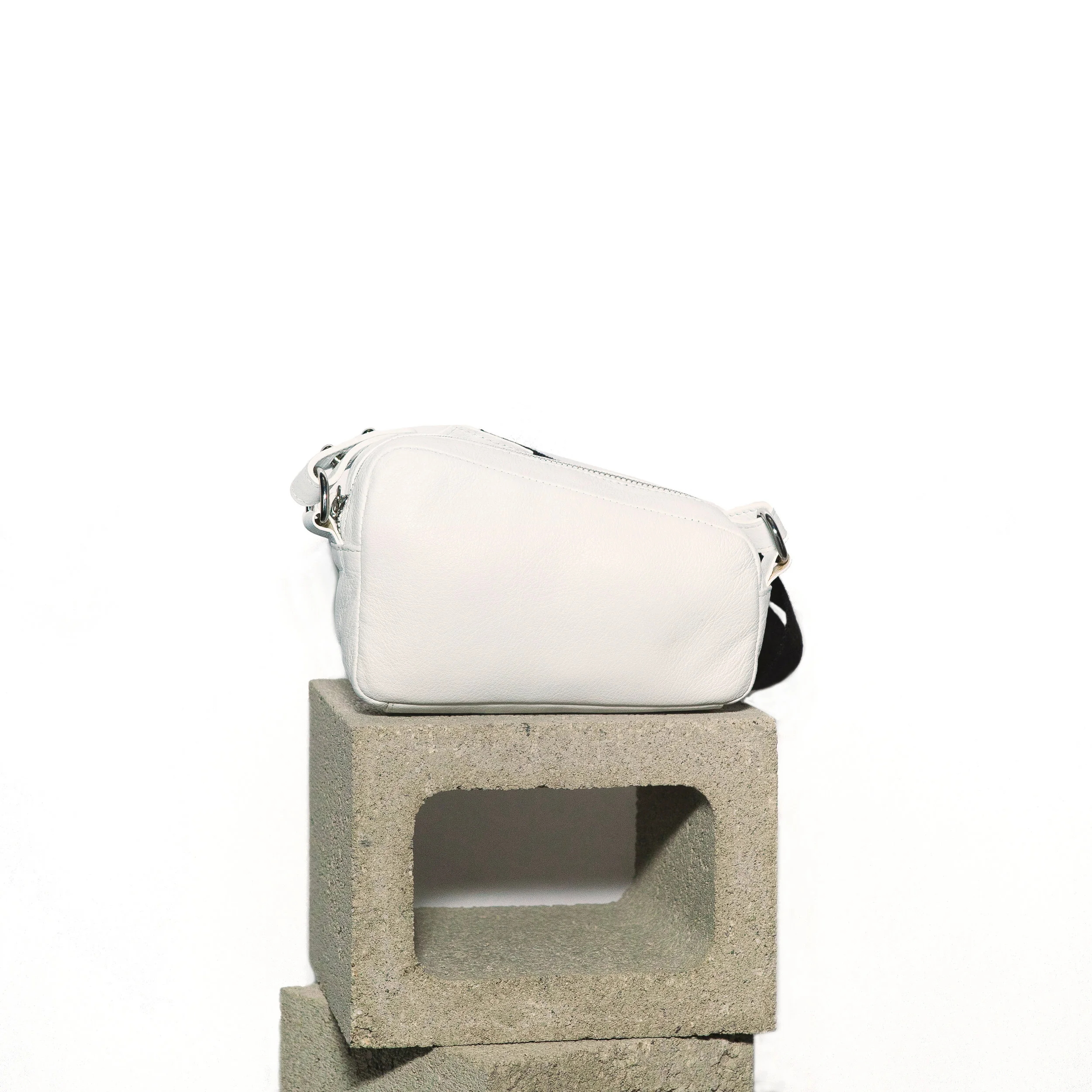 Offwhite_FrontView.jpg