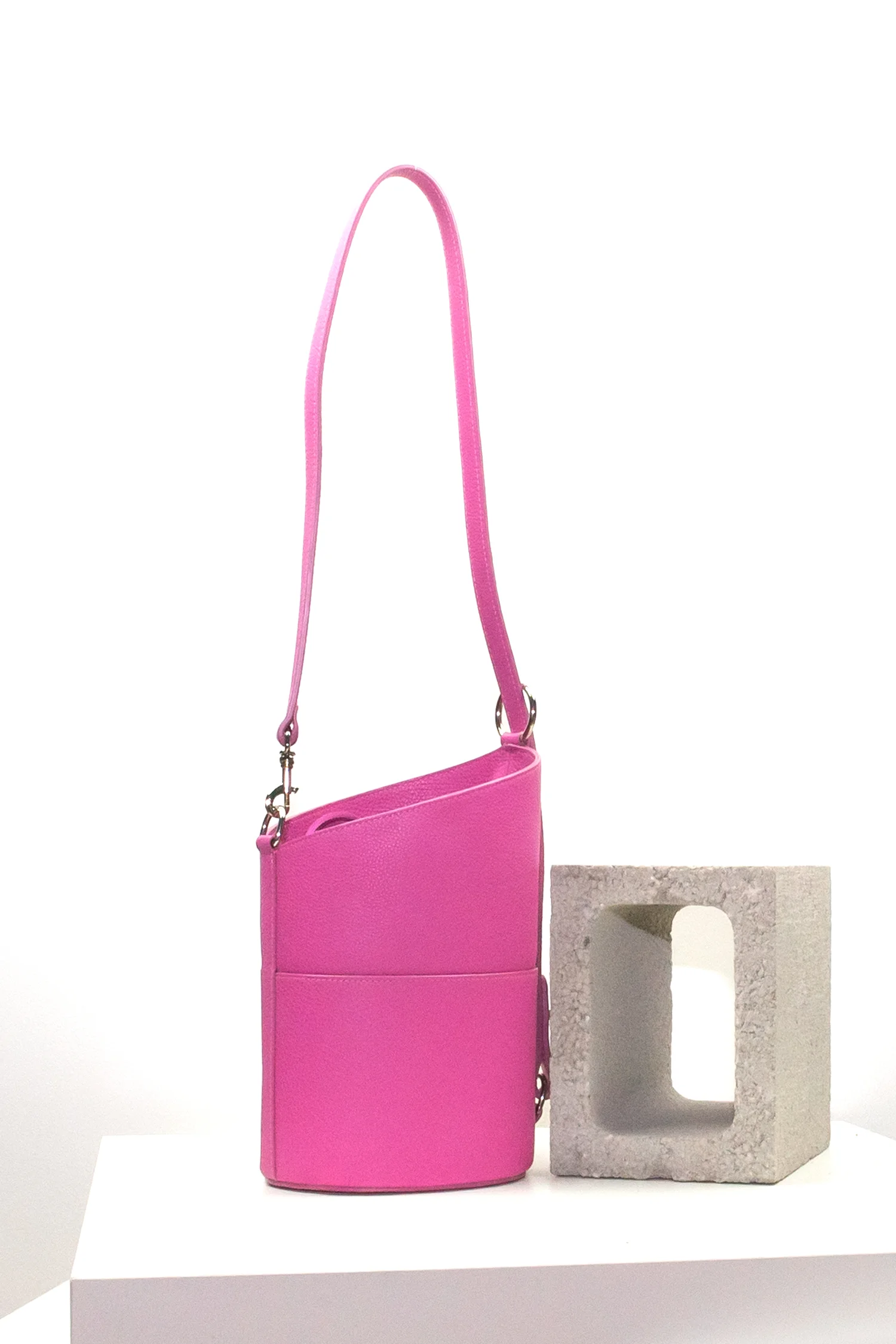 FuchsiaNO639Bucket_Shoulderstrap.jpg