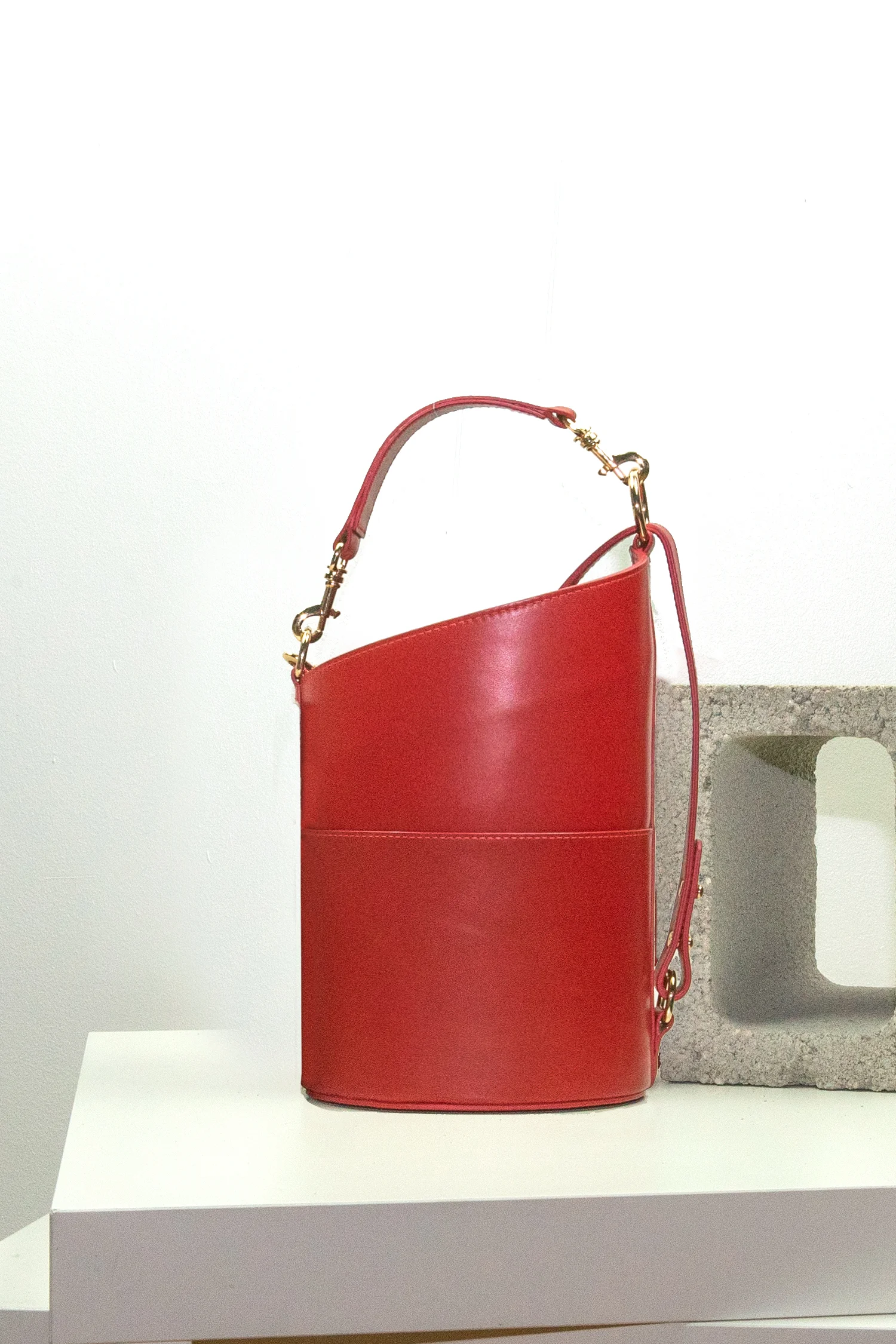 NO639 Bucket, Lipstick