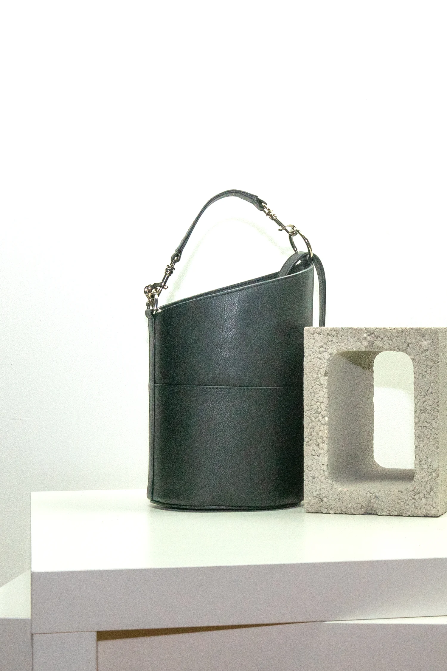 BlackNO639Bucket_Front.jpg