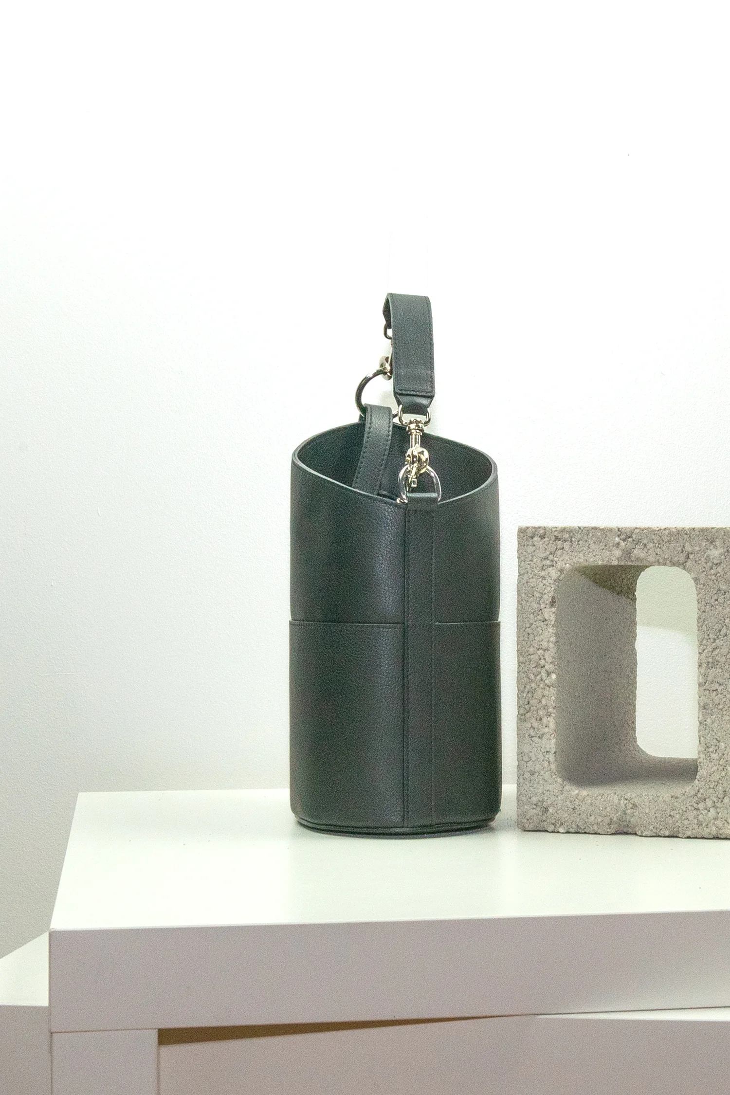 BlackNO639Bucket_Side1.jpg