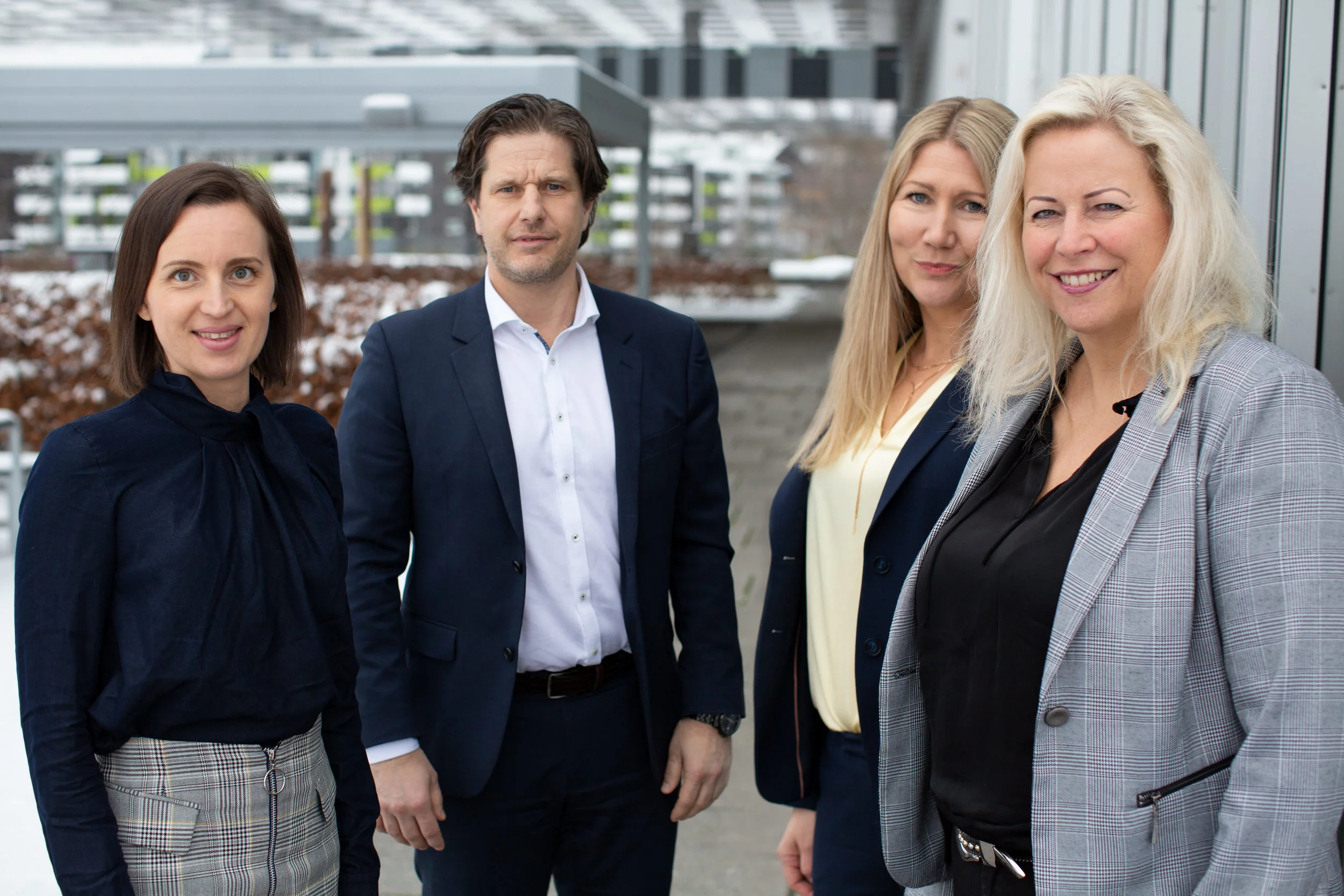 - Vi er stolte av å jobbe i organisasjon som Haut Nordic der kvinner og kvinnelige ledere heies fram, sier hotelldirektørene Silje Jørgensen (til venstre), Karoline Hammer-Larsen og Janne Johansen, her sammen med administrerende direktør Sondre Prestegard