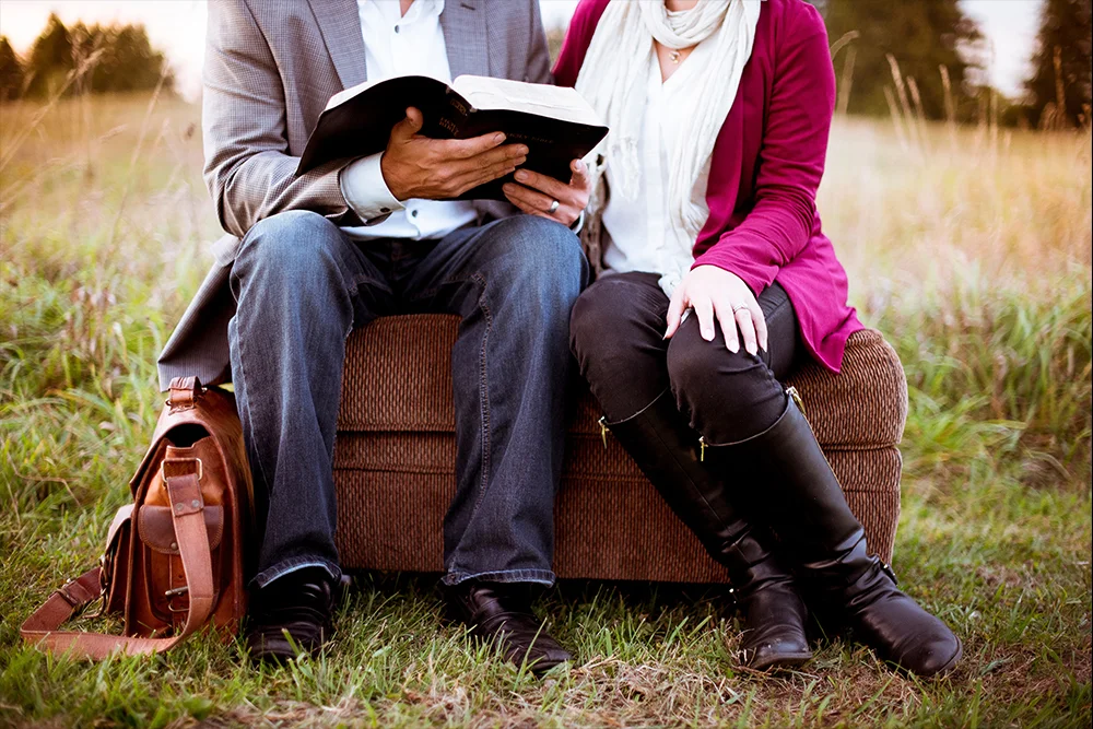 Couple-Sitting-Reading.jpg