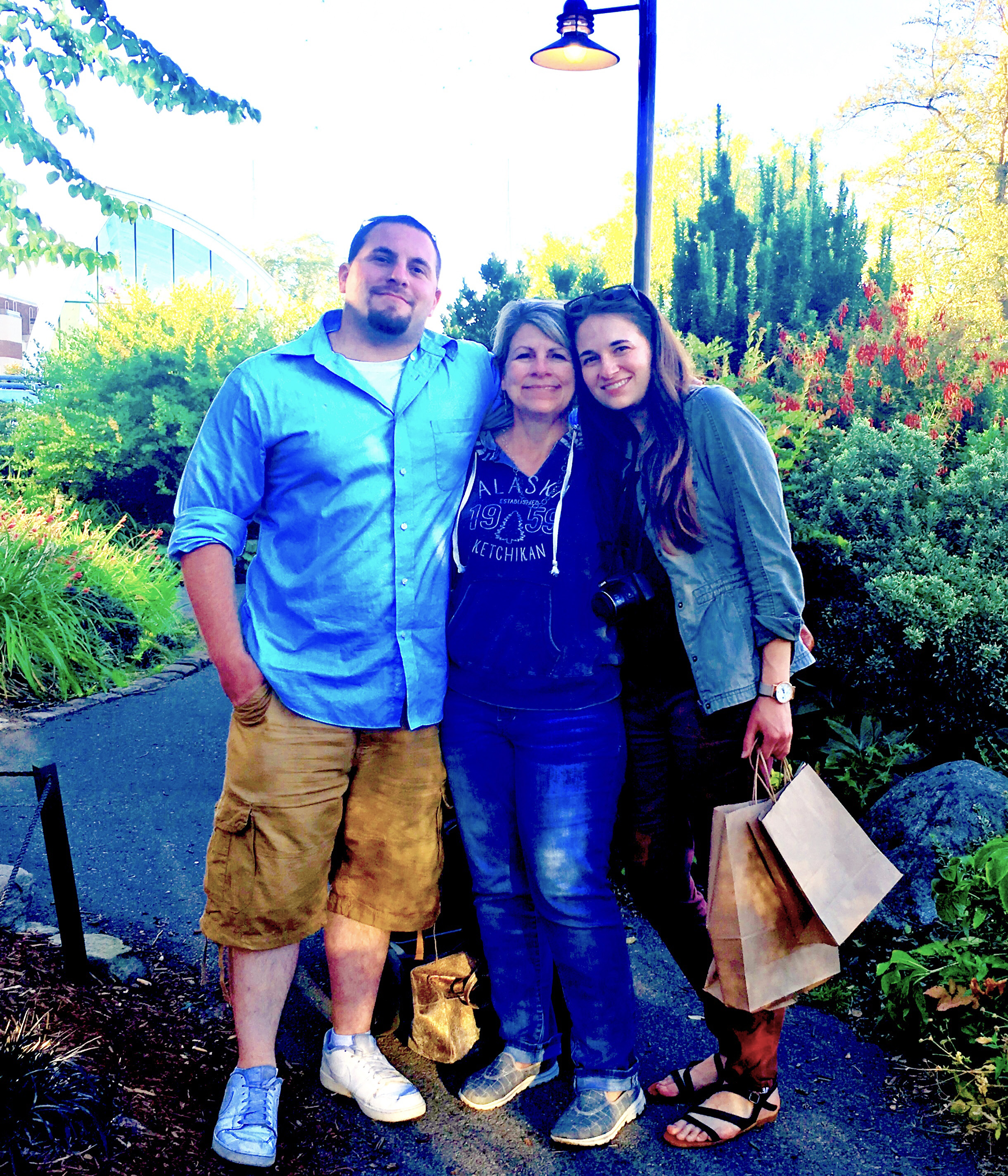 ^ During a family reunion trip in 2016, Samuel, Agnes and Sara toured the Chihuly Garden and Glass Museum in Seattle, Washington.