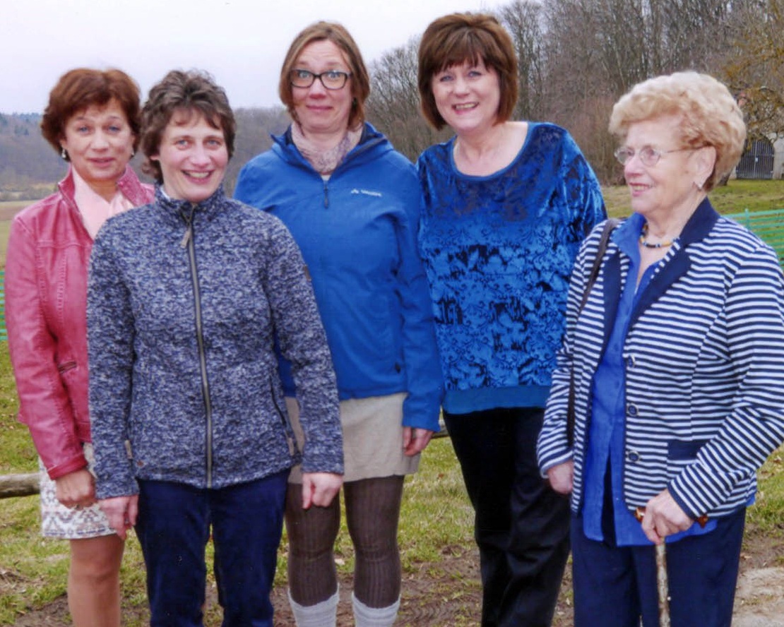 Caecilie’s mother with her four daughters: Caecilie, Erika, Maria and Tina.