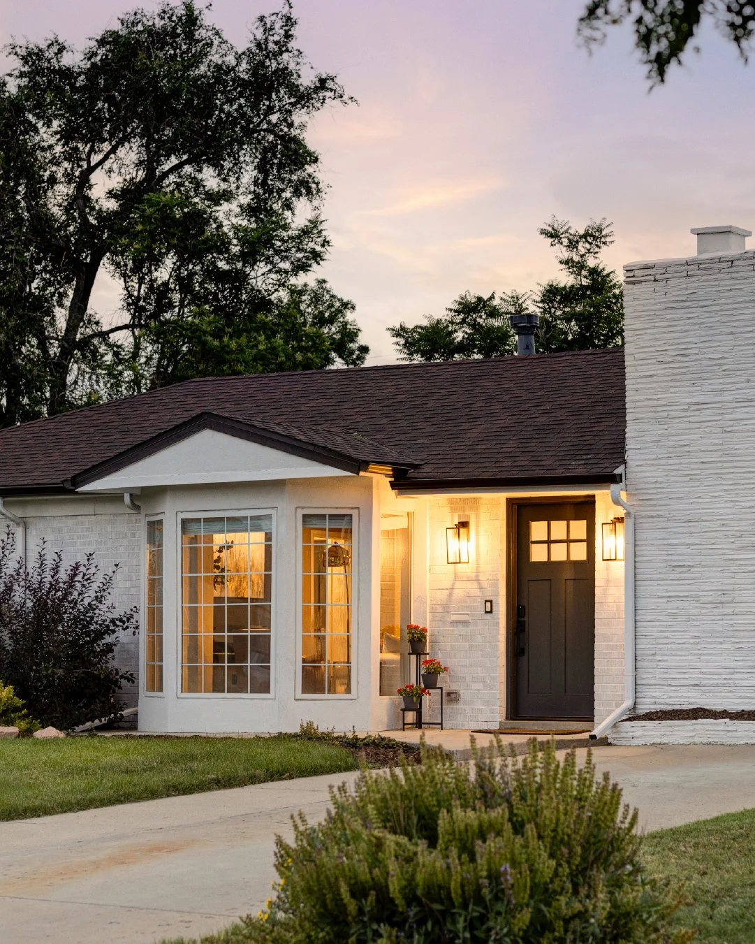 2941 Oneida St — social 1.jpg