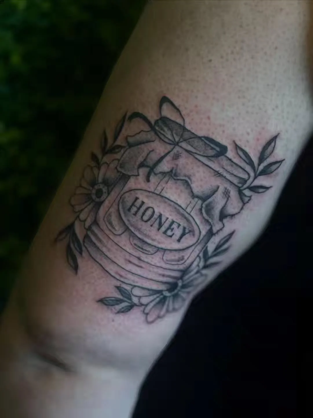 The cutest honey jar you ever did see. 🍯
Take a peek at Piper's Instagram for the latest flash available! ● @piperedenn ● 
Pop in the shop and have a browse through her book ~ Tuesday-Saturday 12-6pm. 
#tattoo #tattoos #tattooideas #tattooartist #f