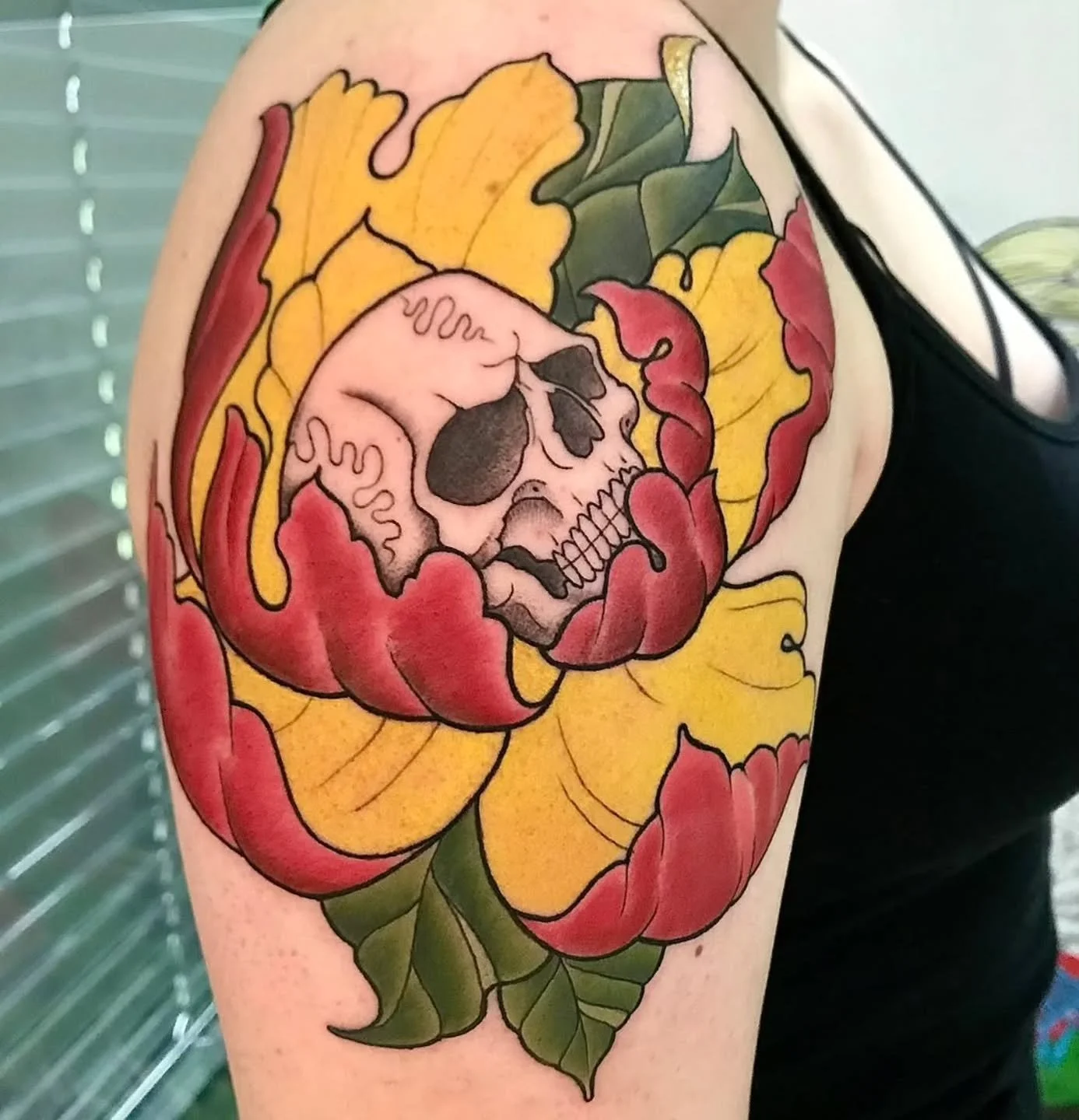 @keithmullintattoos &bull; Fun traditional/ neo traditional skull and peony. 
.
.
.
Raven's Head Tattoo 
242 Dundas Street 
London Ontario 
519-601-2400 

#fun #tattoo #tattooart #art #illustration #illustrativetattoo #traditionaltattoo #neotradition