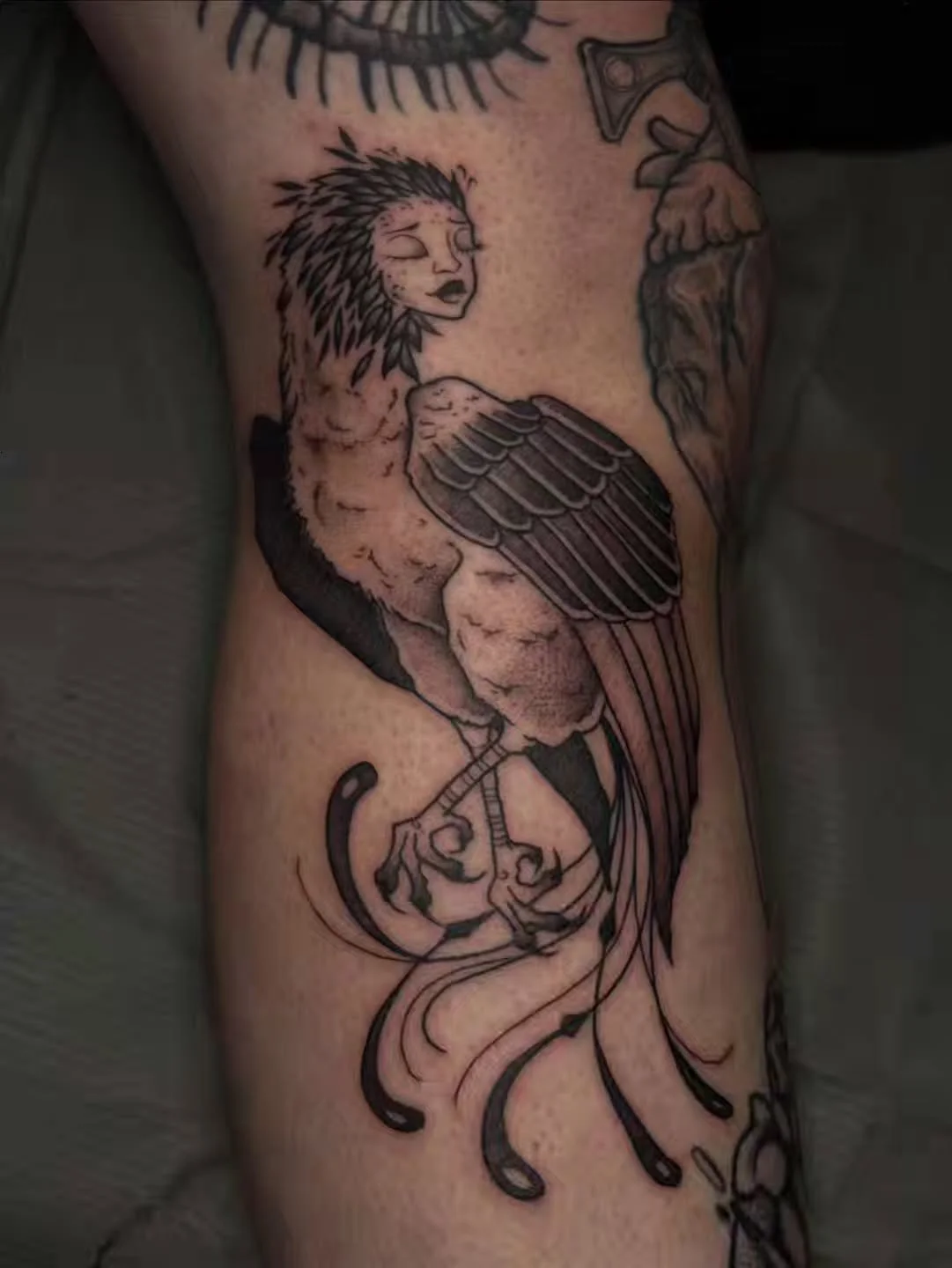 &bull; @piperedenn &bull; thank you so much Ryn!! I&rsquo;m over the moon that I got to tattoo this fine lady 🖤🪶
I would absolutely love to tattoo more mythical creatures and whimsy:)

🌿 LONDON, ON &mdash; @ravensheadtattoo 
🌿 DM me or fill out t