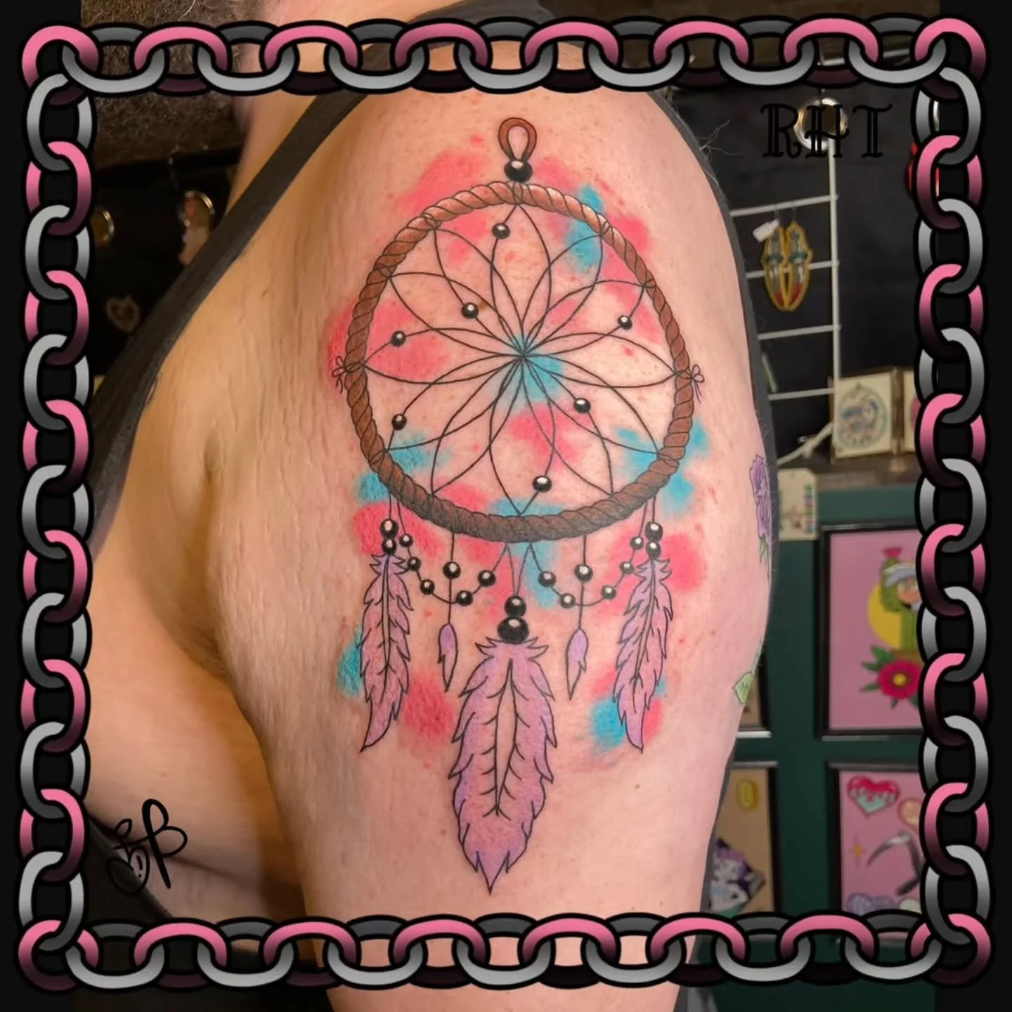 &bull; @berrypickertattoos &bull; 🌙Dreamcatcher🌙
. 
.
Thank you Robert, I&rsquo;m always stoked with your ideas! 
This was hard to photograph because I&rsquo;m very short and Robert is not 😭
.
.
#patchworktattoo #londonontario #illustrativetattoo 