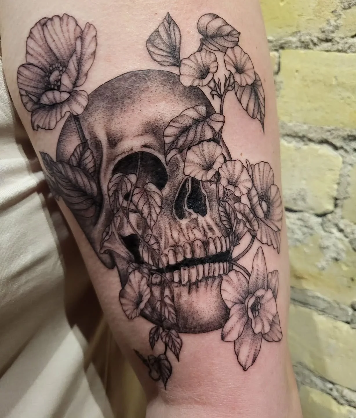 🌱💀 Returning to the Earth 💀🌱
&bull; @lace_inks &bull;