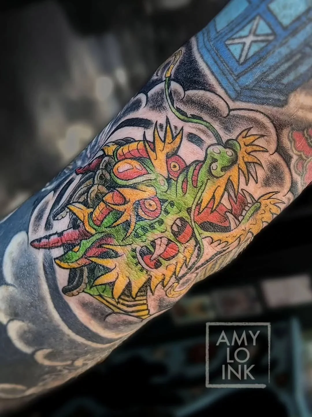 @amy.lo.ink 🐉 ELBOW BLASTER 💥💪💥

My client had a super cool concept of H R Geiger meets Japanese traditional. Coming up with this tattoo was really fun and it's really got me wanting to play around with some more biomech. Maybe there's some new f