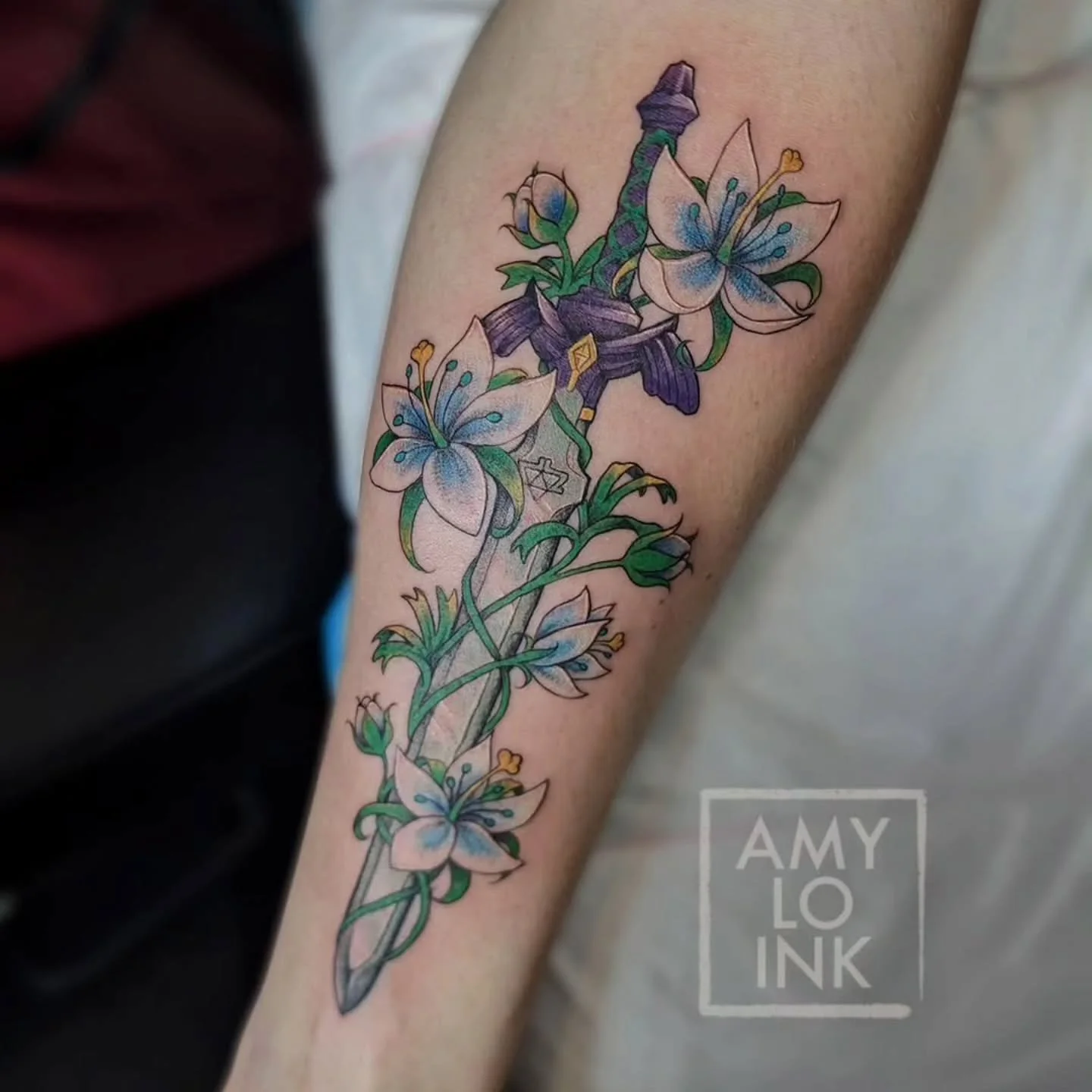 &bull; @amy.lo.ink &bull; It's dangerous to go alone, take this! 🧚🏻&zwj;♂️✨

Confession time, I have not played Breath of the Wild OR Tears of the Kingdom 🥲 (But I have played a bunch of the older games, I'm not completely uncultured!)

That aside