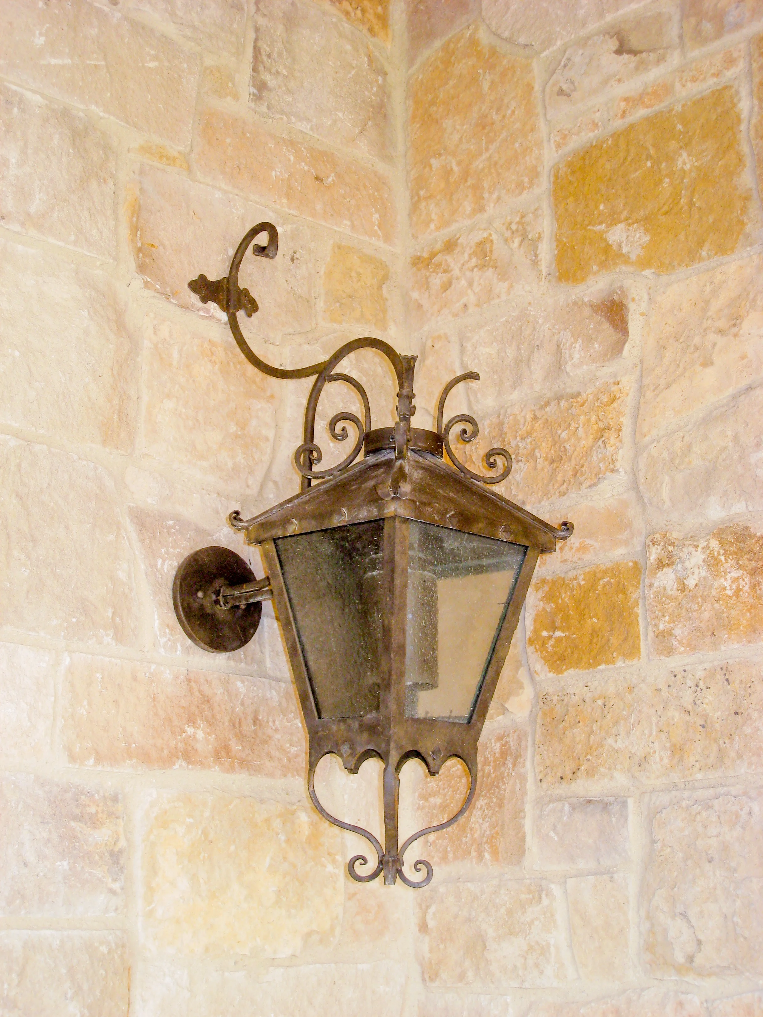 chandelier-flared-strapped-lantern-3074.jpg