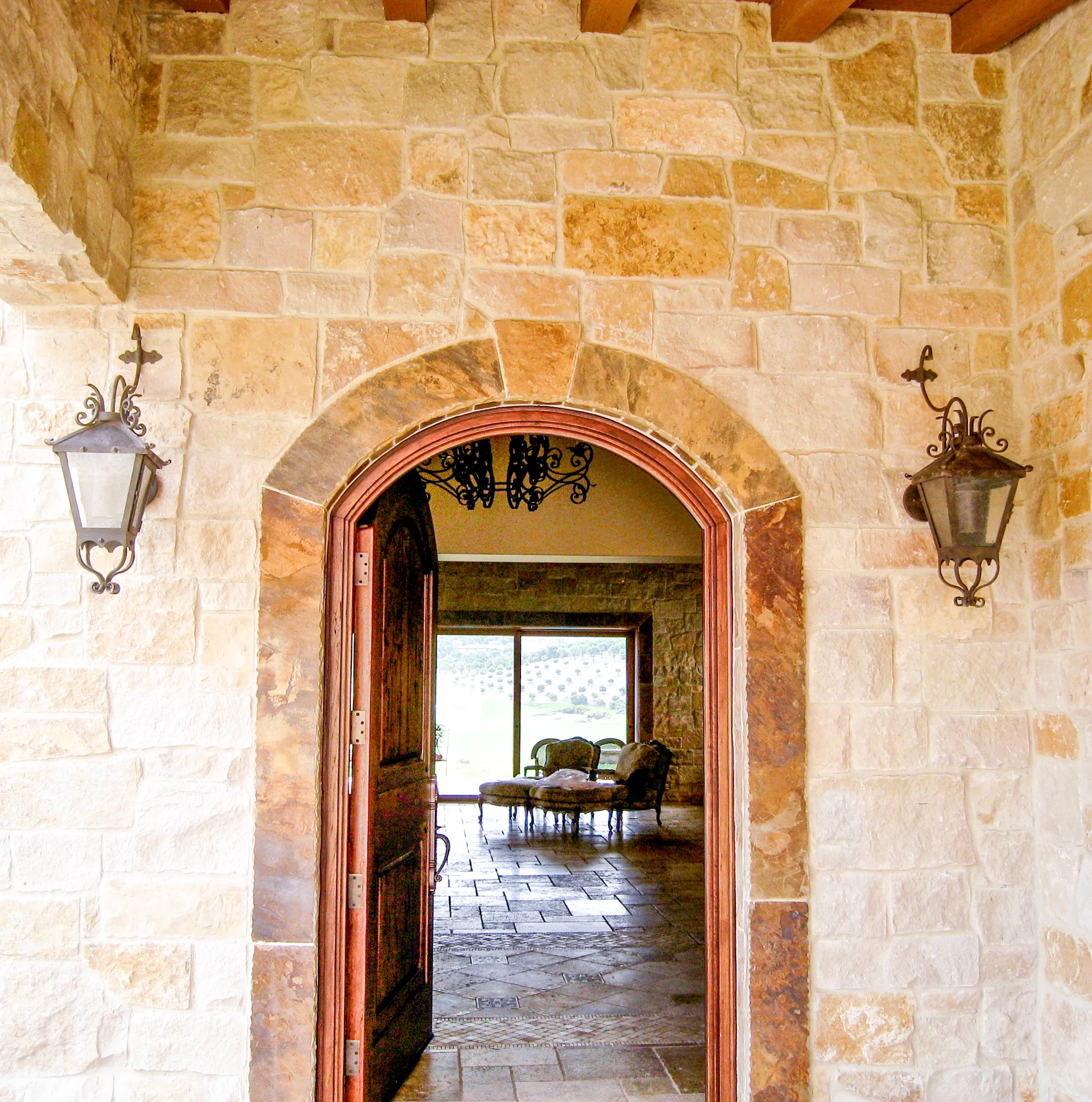 chandelier-flared-strapped-lantern-3079.jpg
