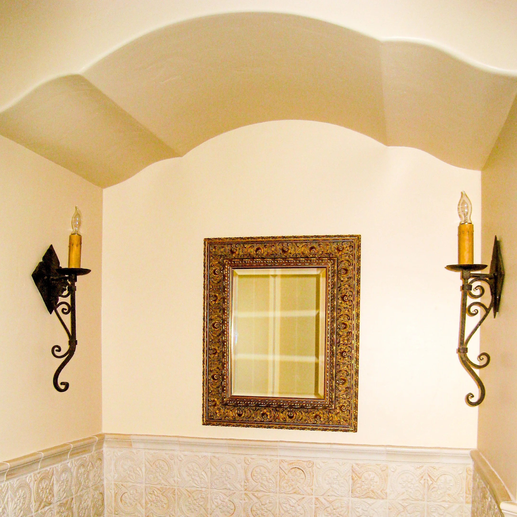 CHANDELIER FINE LIGHTING Diamond Sconce