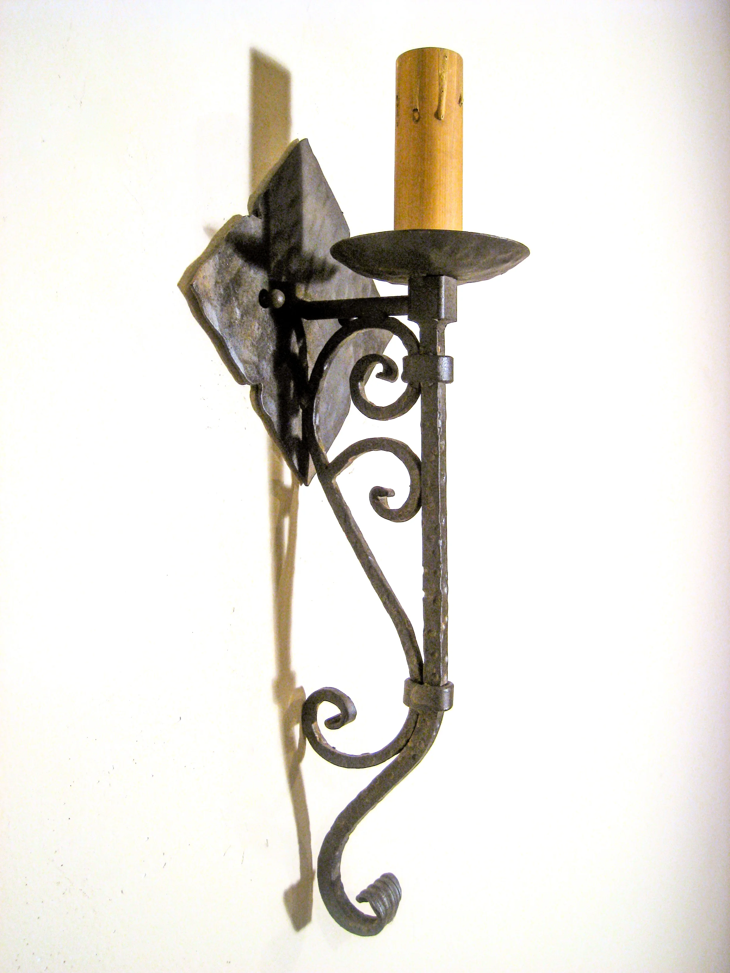 CHANDELIER FINE LIGHTING Diamond Sconce