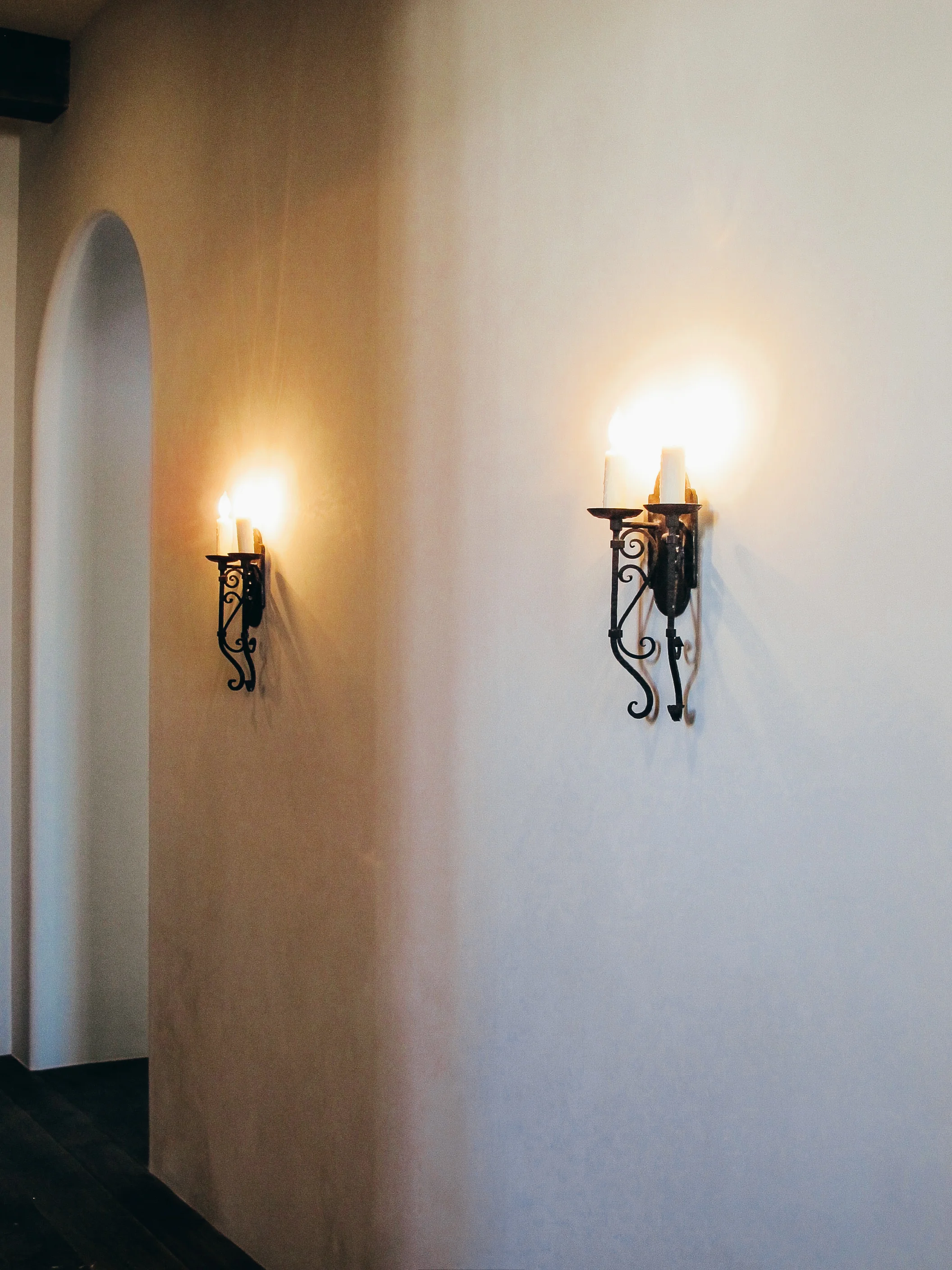 CHANDELIER FINE LIGHTING Frederick Sconce Double Arm