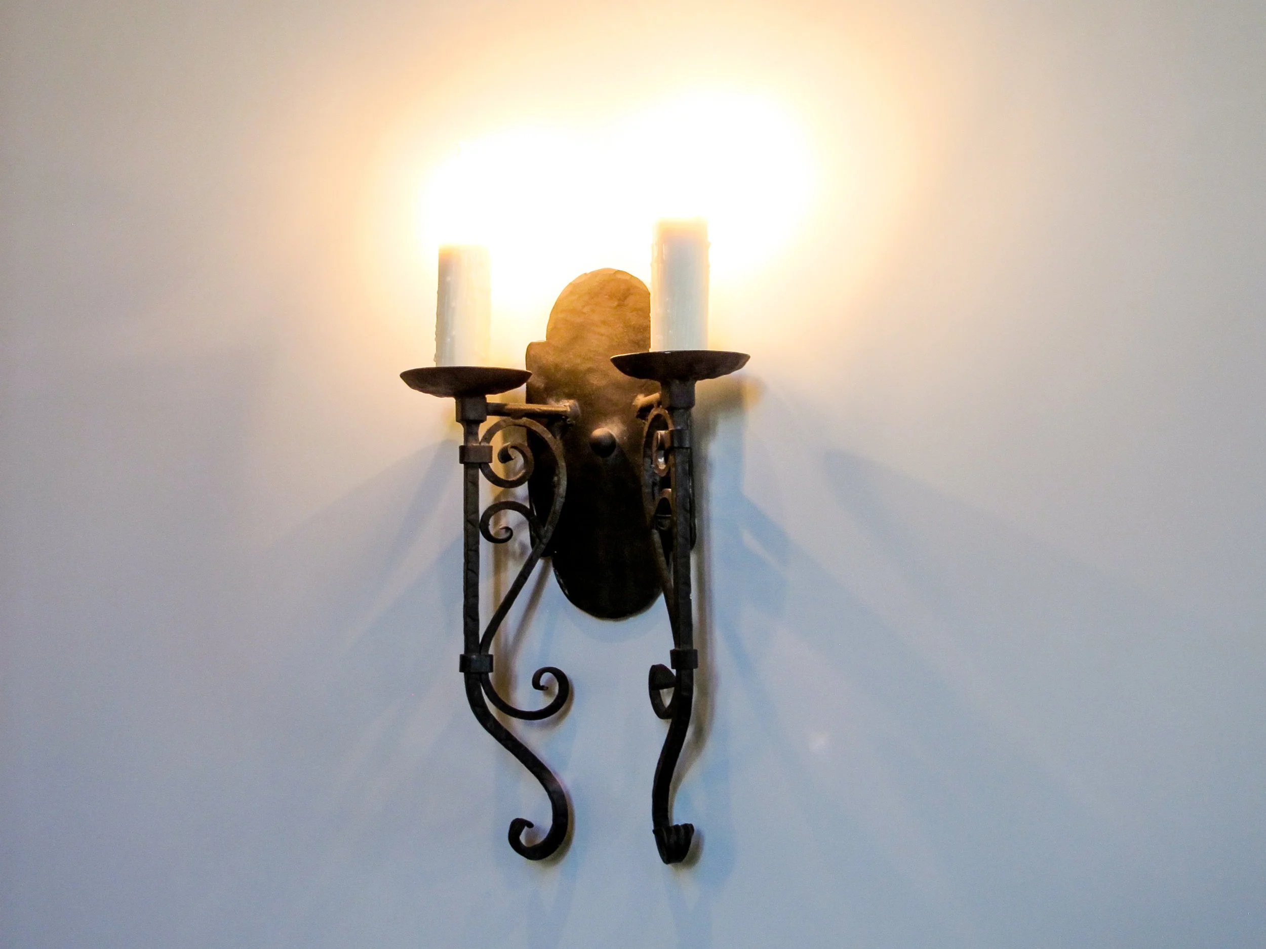 CHANDELIER FINE LIGHTING Frederick Sconce Double Arm