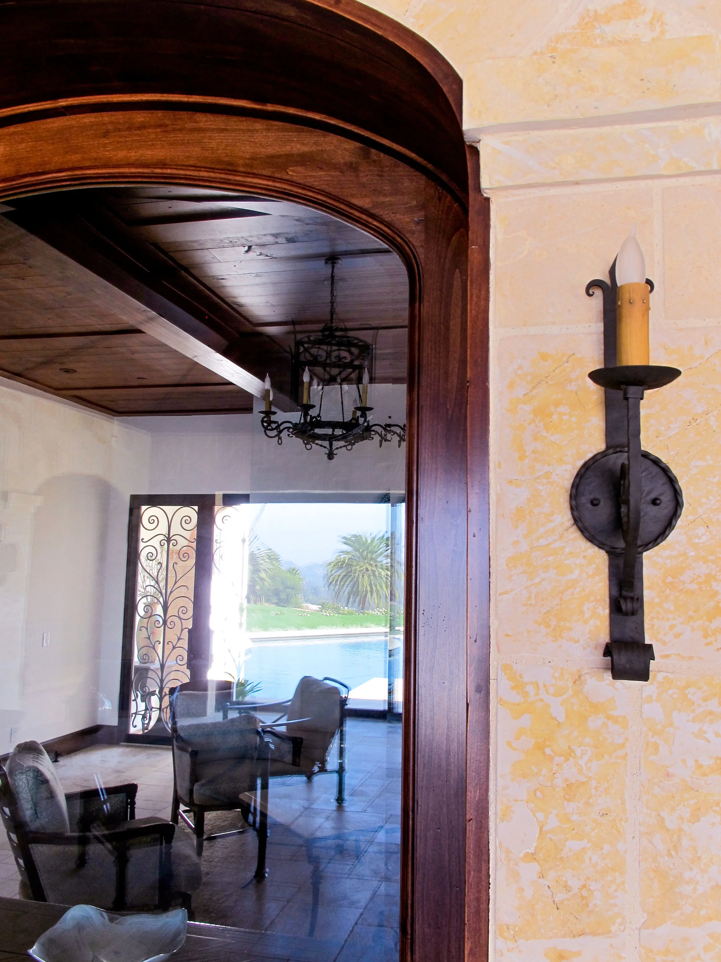 CHANDELIER FINE LIGHTING Fleur De Lis Sconce