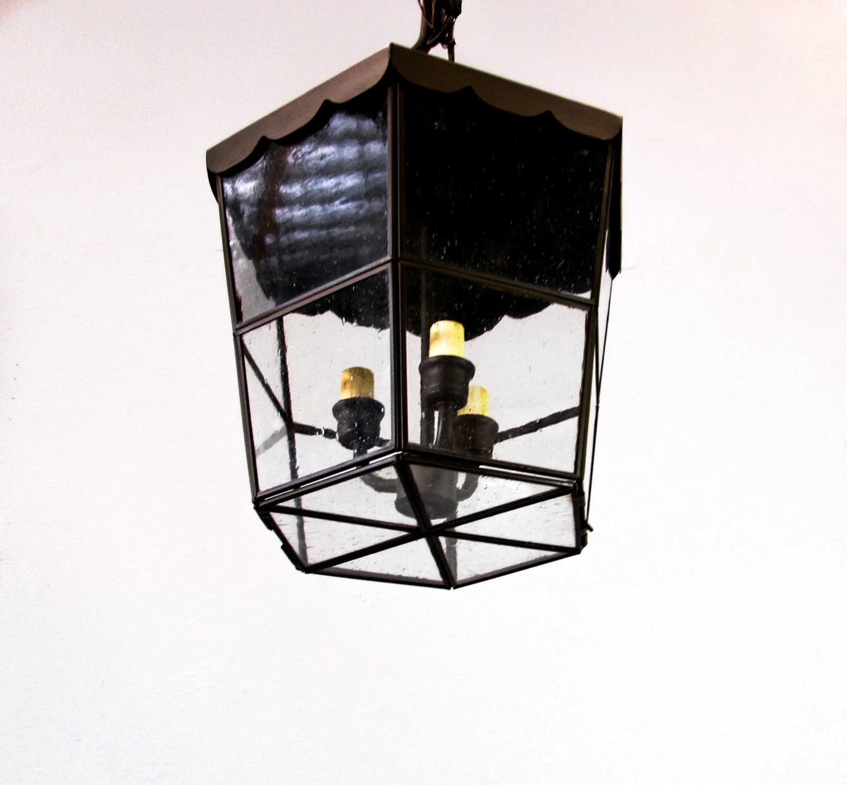 CHANDELIER FINE LIGHTING Coast Lantern with Scalloped Edge
