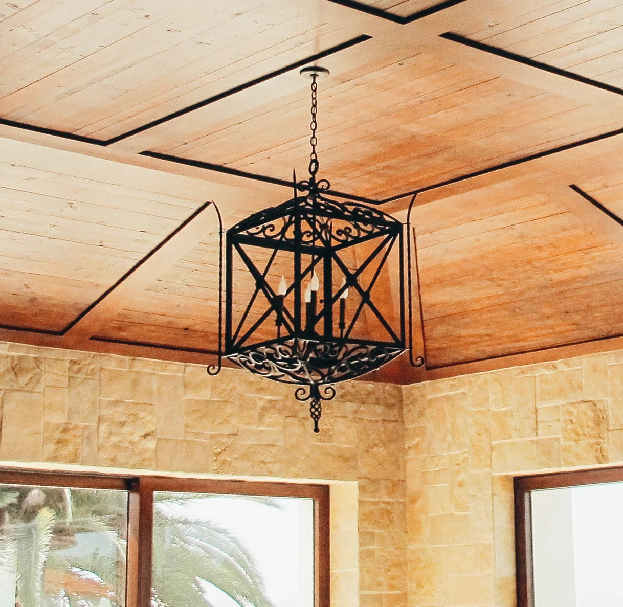 CHANDELIER FINE LIGHTING Squared Lantern
