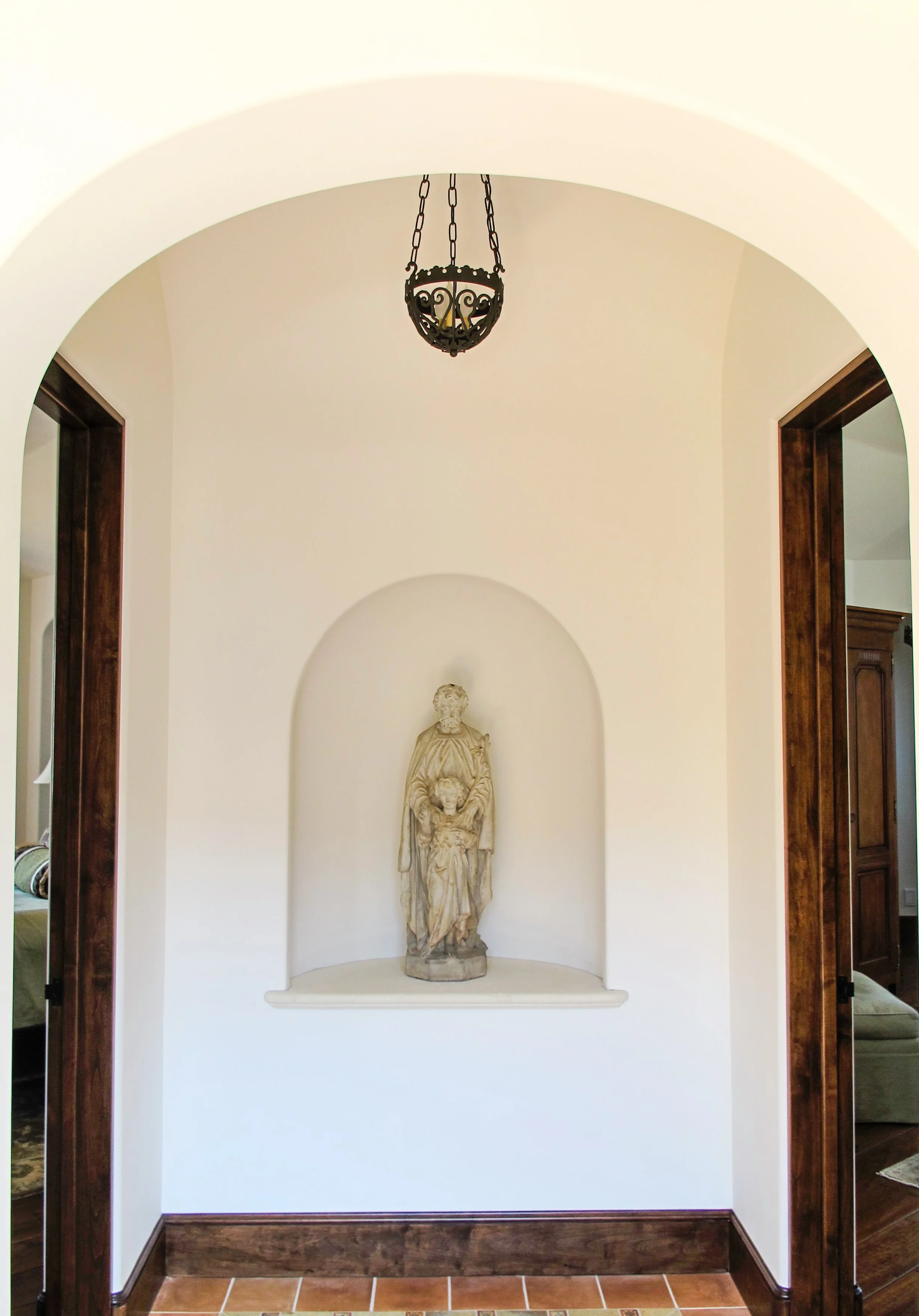 CHANDELIER FINE LIGHTING Round Flush Mount Small On Chains