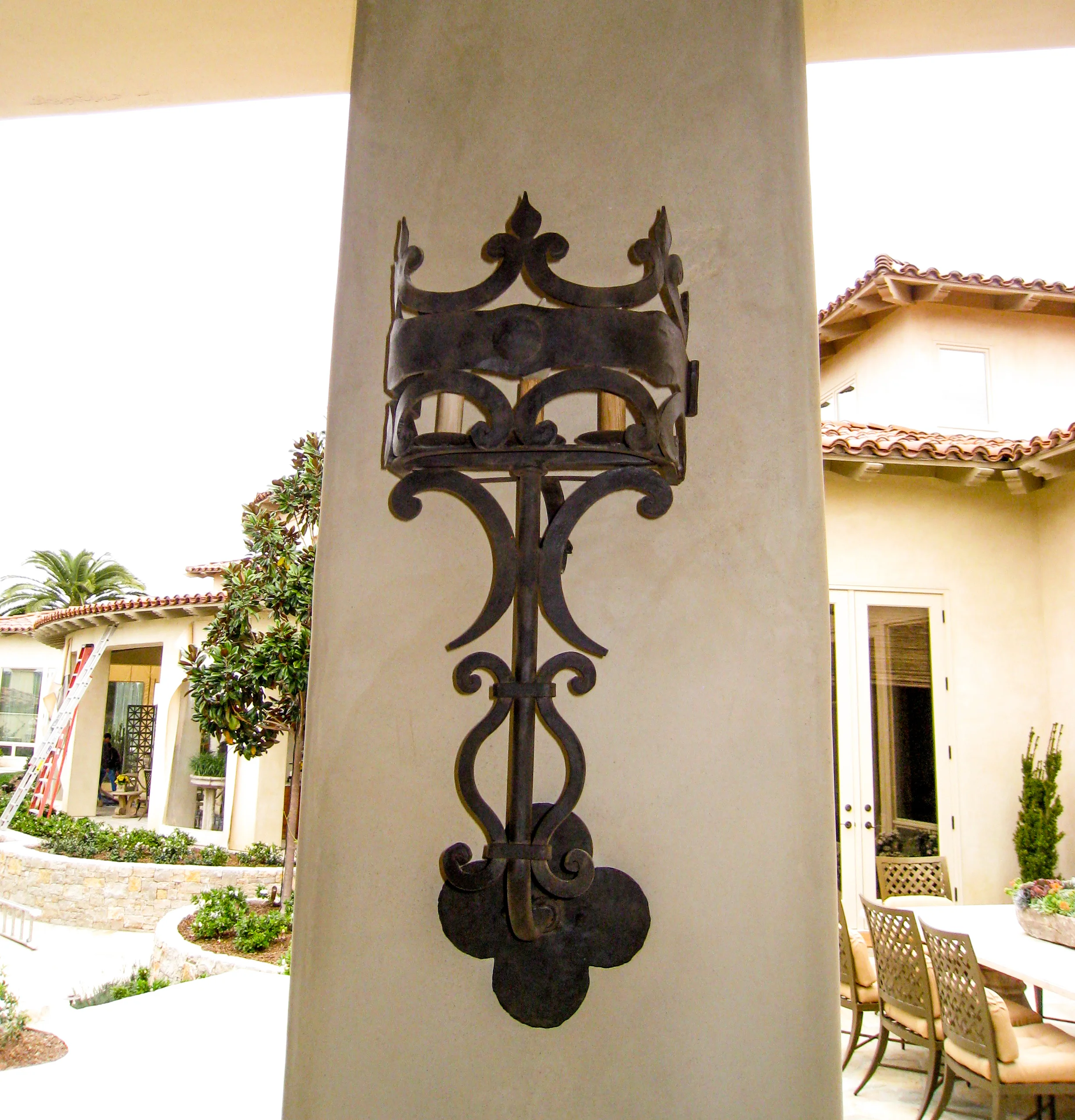 CHANDELIER FINE LIGHTING Repousse Sconce Single Arm