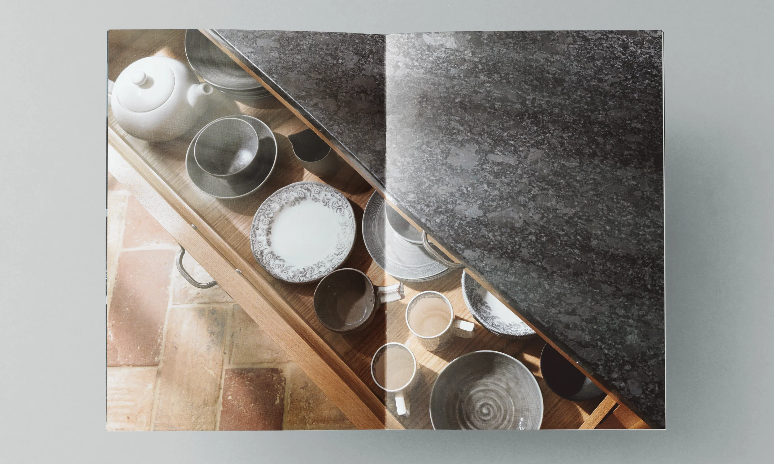 Figura_Identity_Booklet7.jpg