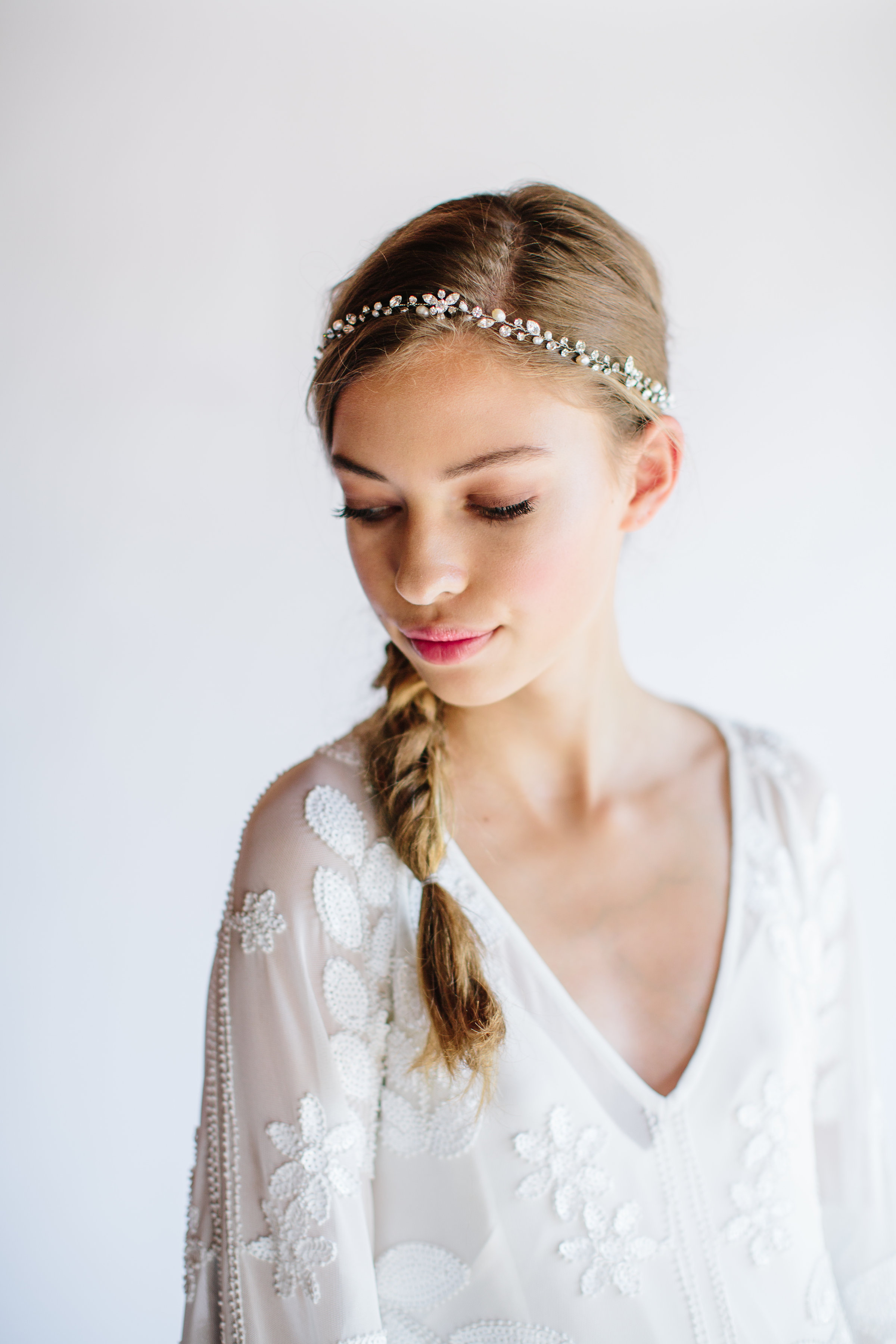 Bridal hair vine with a touch of pearl by Untamed Petals