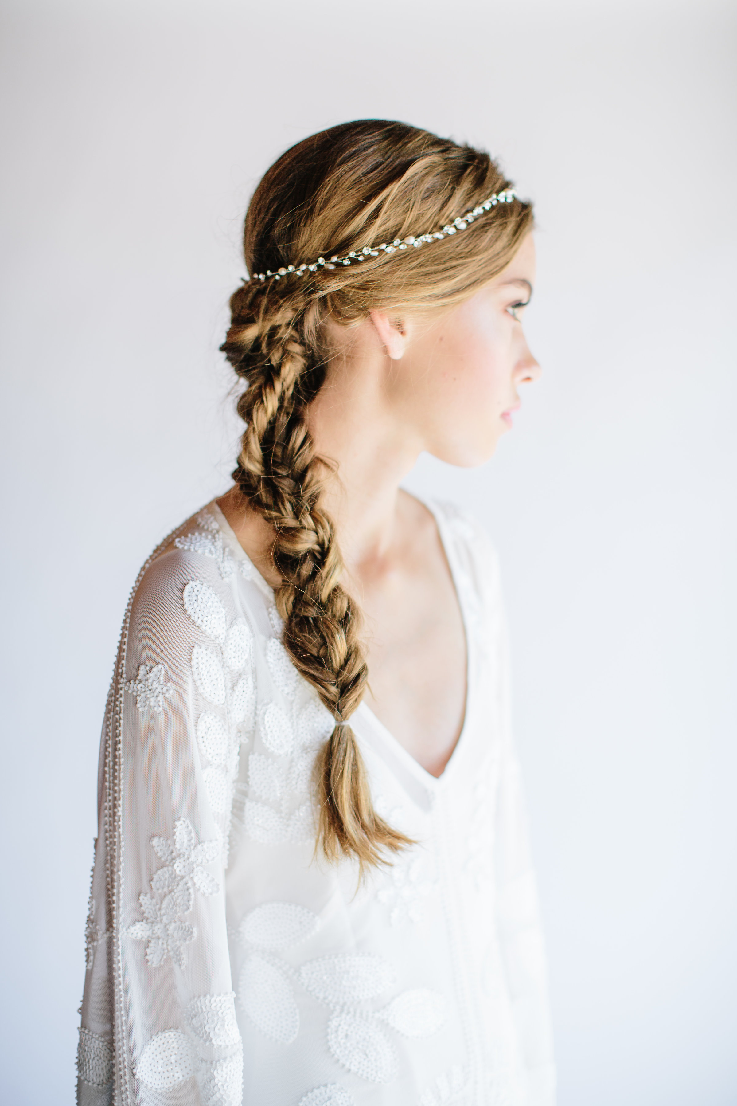 Bridal hair vine with a touch of pearl by Untamed Petals