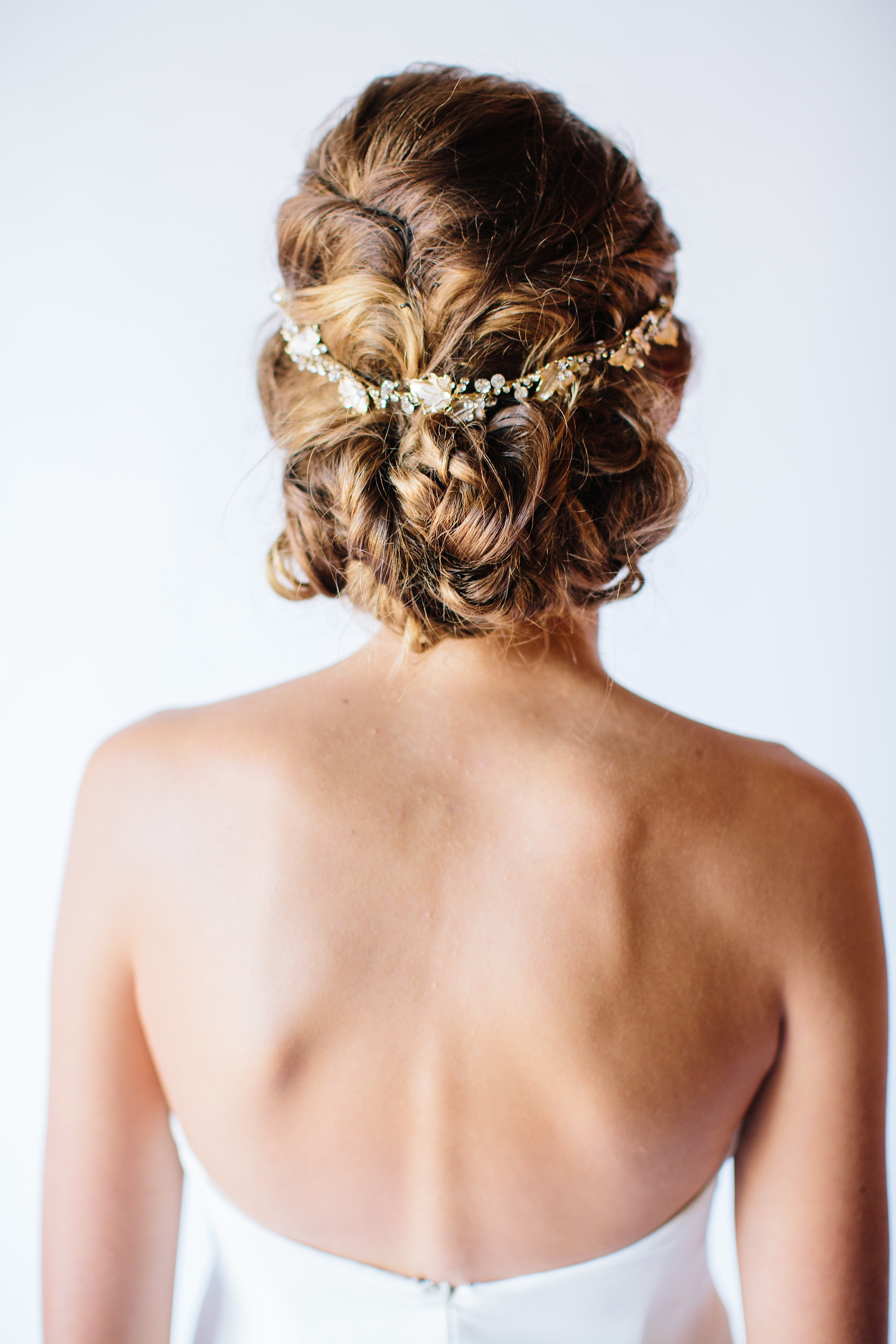 Halo with an organic motif by Untamed Petals