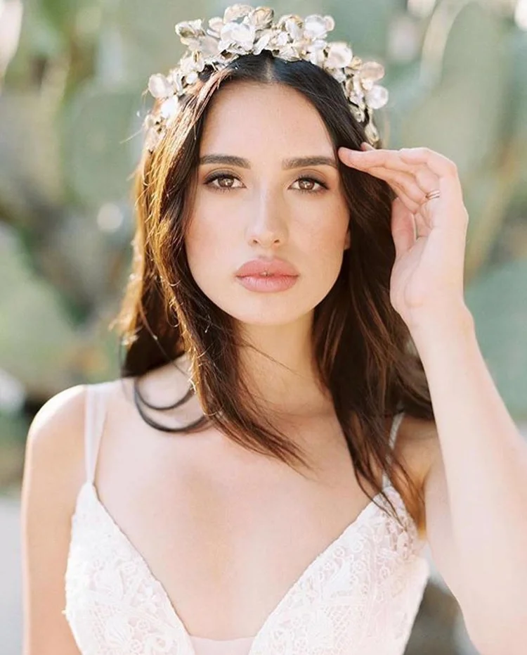 How to wear a wedding tiara