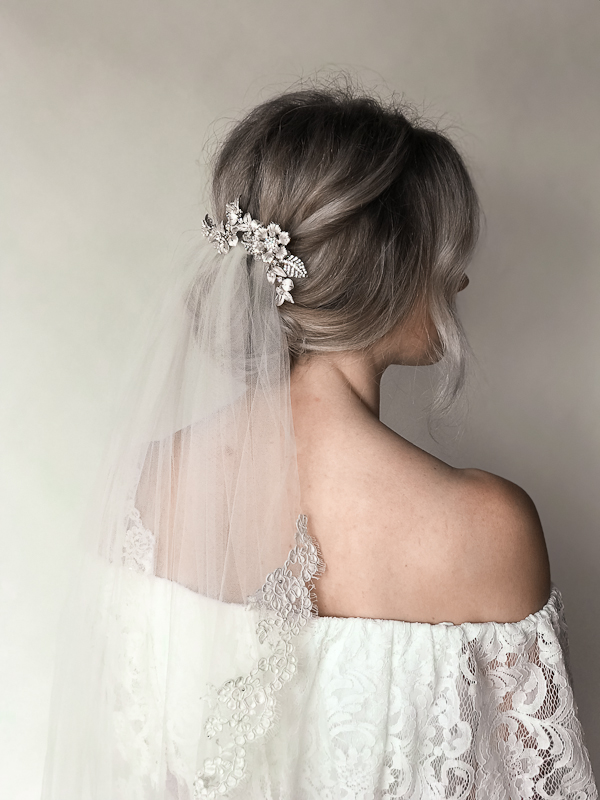 Barogirl Wedding Veil White Elbow Length Veil Comb Leaf Ribbon Trim Bridal Veil Fingertip with Flower Hair Comb 