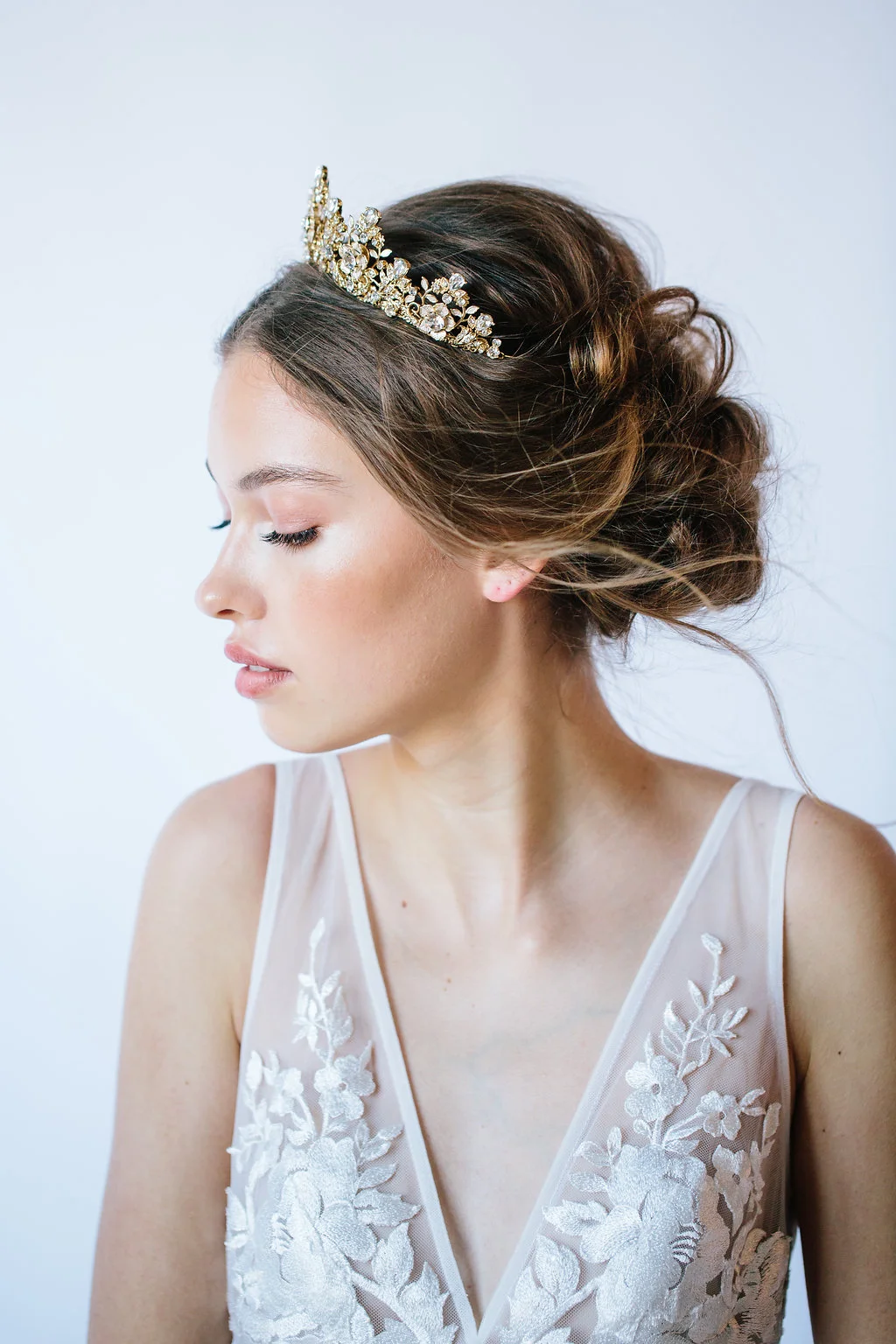 How to wear a wedding tiara