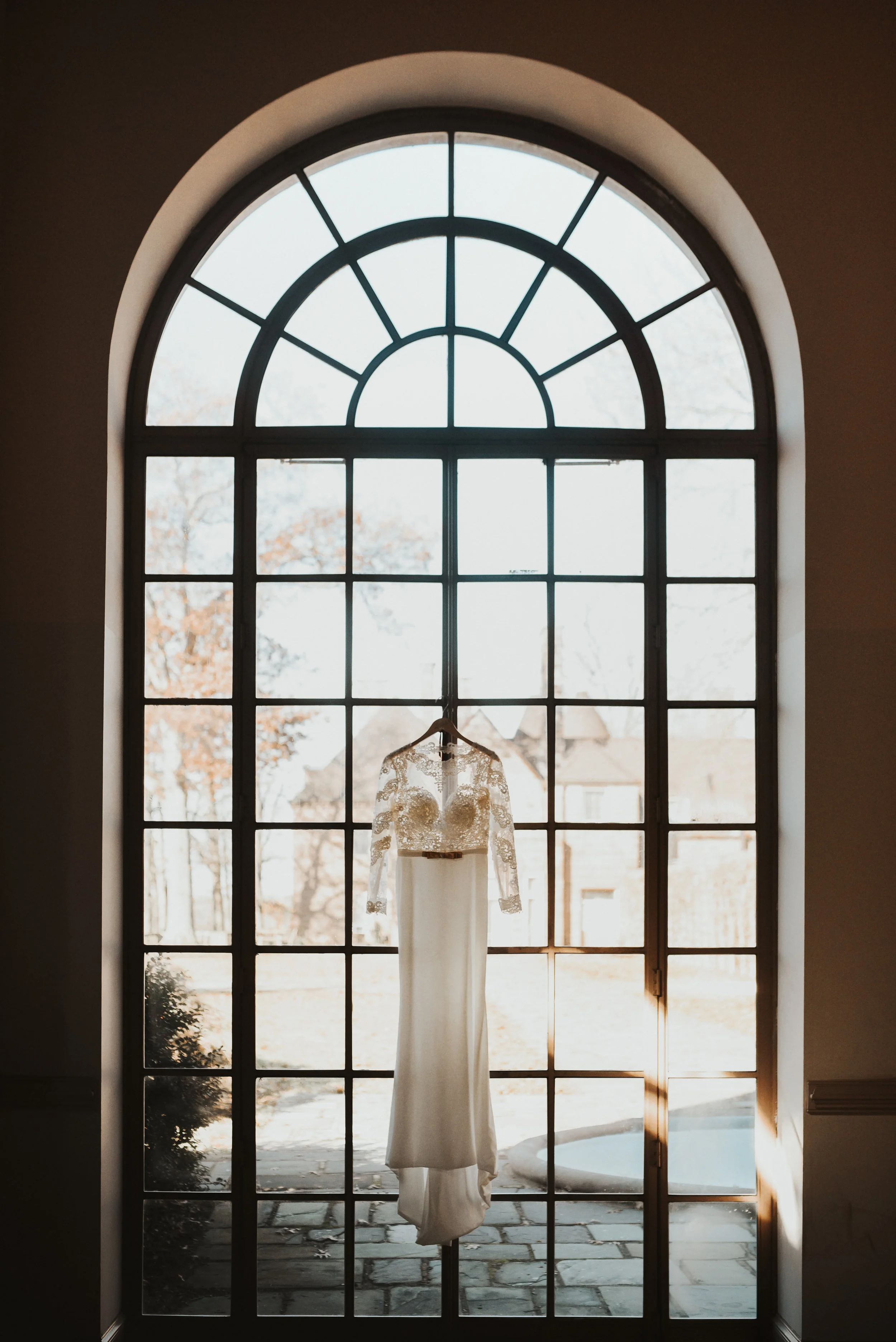 lace bridal gown