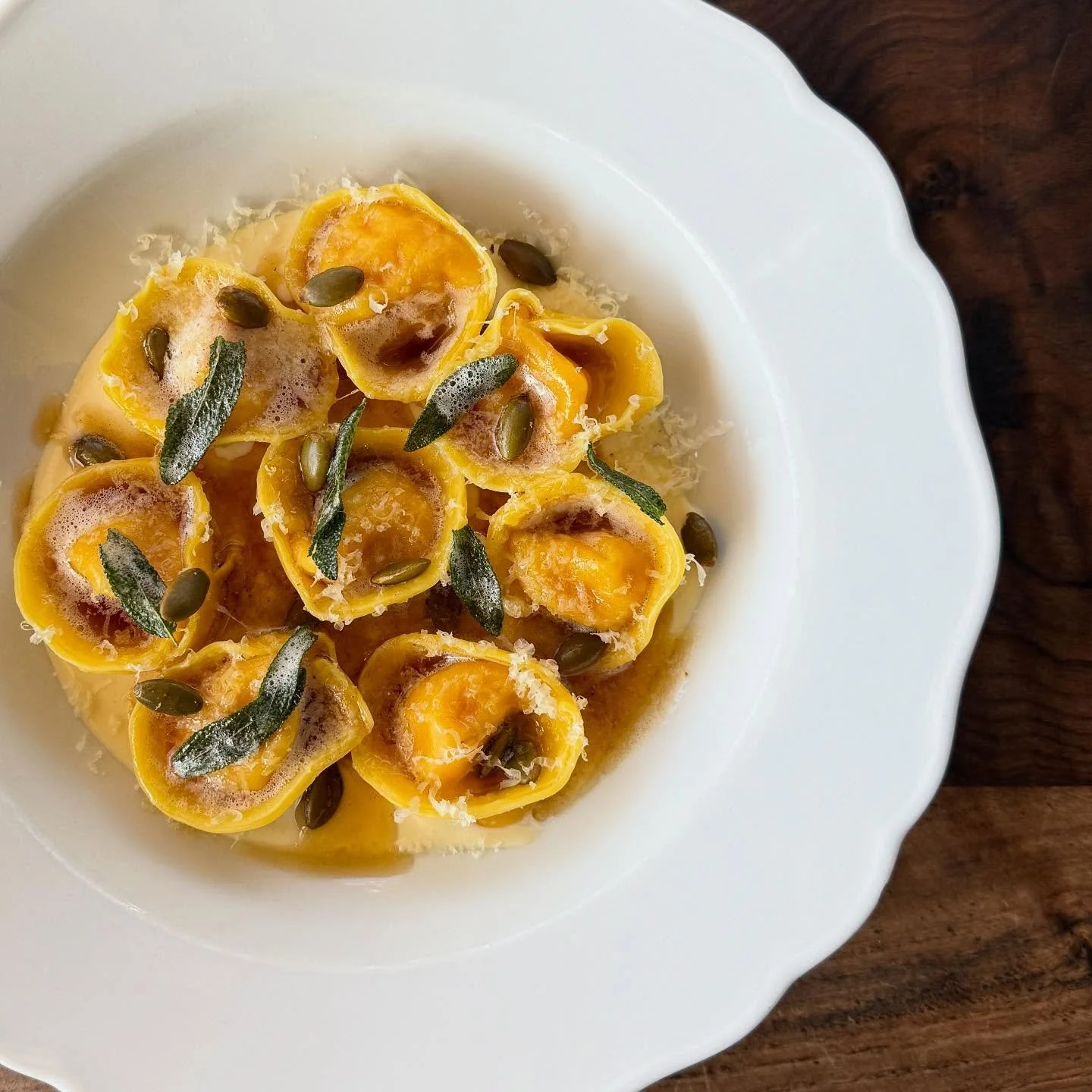 Hey Fall produce! Excited to see you featured here in this insanely cute Capelletti pasta by @mysterious_cowwboy &amp; @oscar_desantiago_ _ 🩷 they are stuffed with @cosechafarming Cinderella pumpkin, honey &amp; house @strausmilk ricotta then piled 