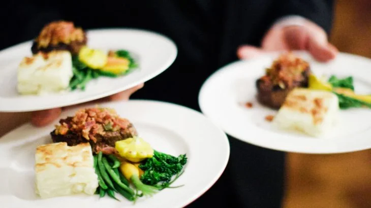 Plated Meal_Deciding on a Menu_The Bride Box.jpg