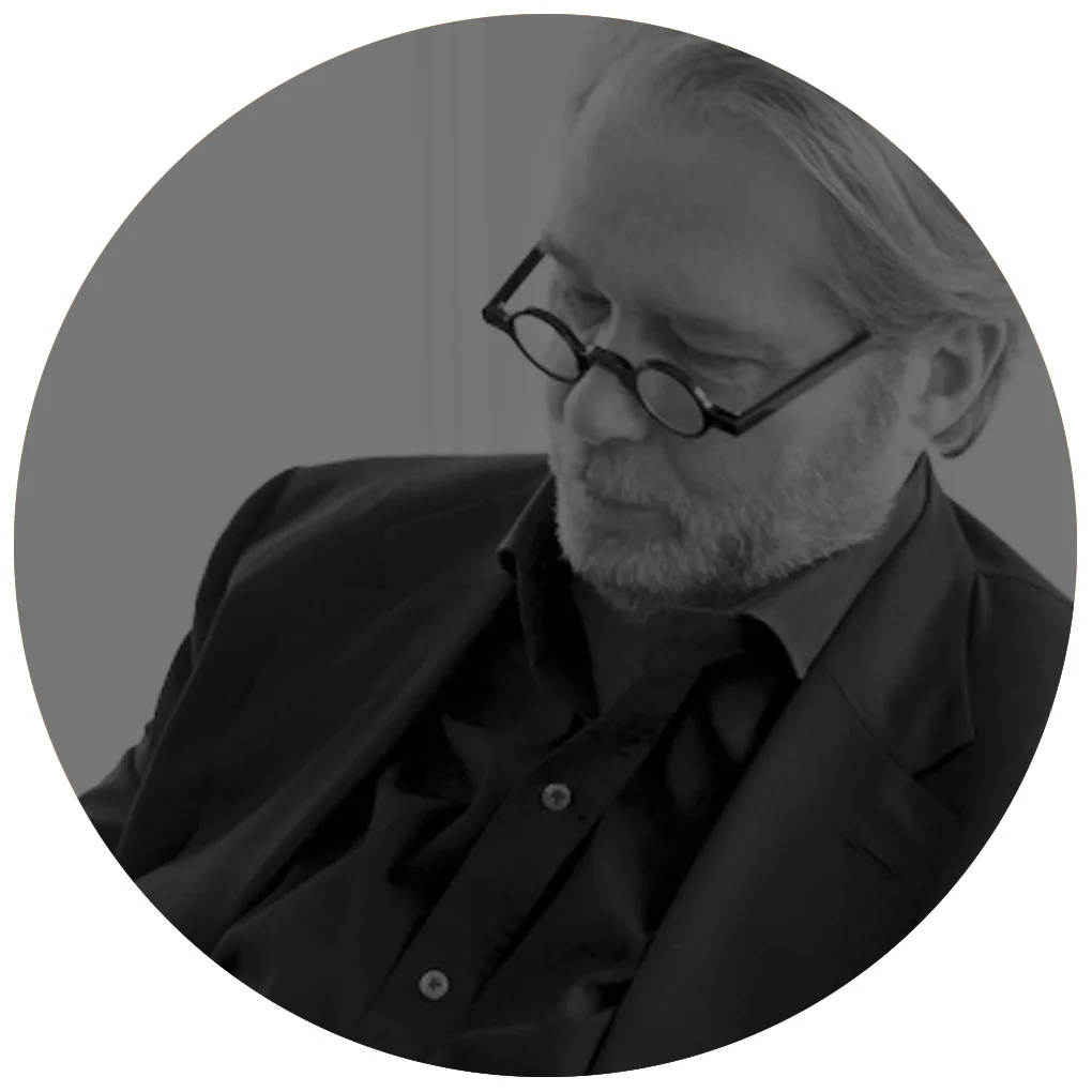 MichaelVanderbyl_Photo_Circle_BW.jpg