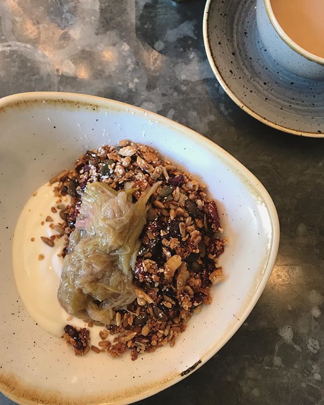 Strong coffee, homemade granola, yogurt and a rhubarb compote was just what the doctor ordered for a Sunday brunch. I was also eyeing the beautiful and amazing smelling cinnamon and raisin French toast the rest of my family had. The food at @thecorni