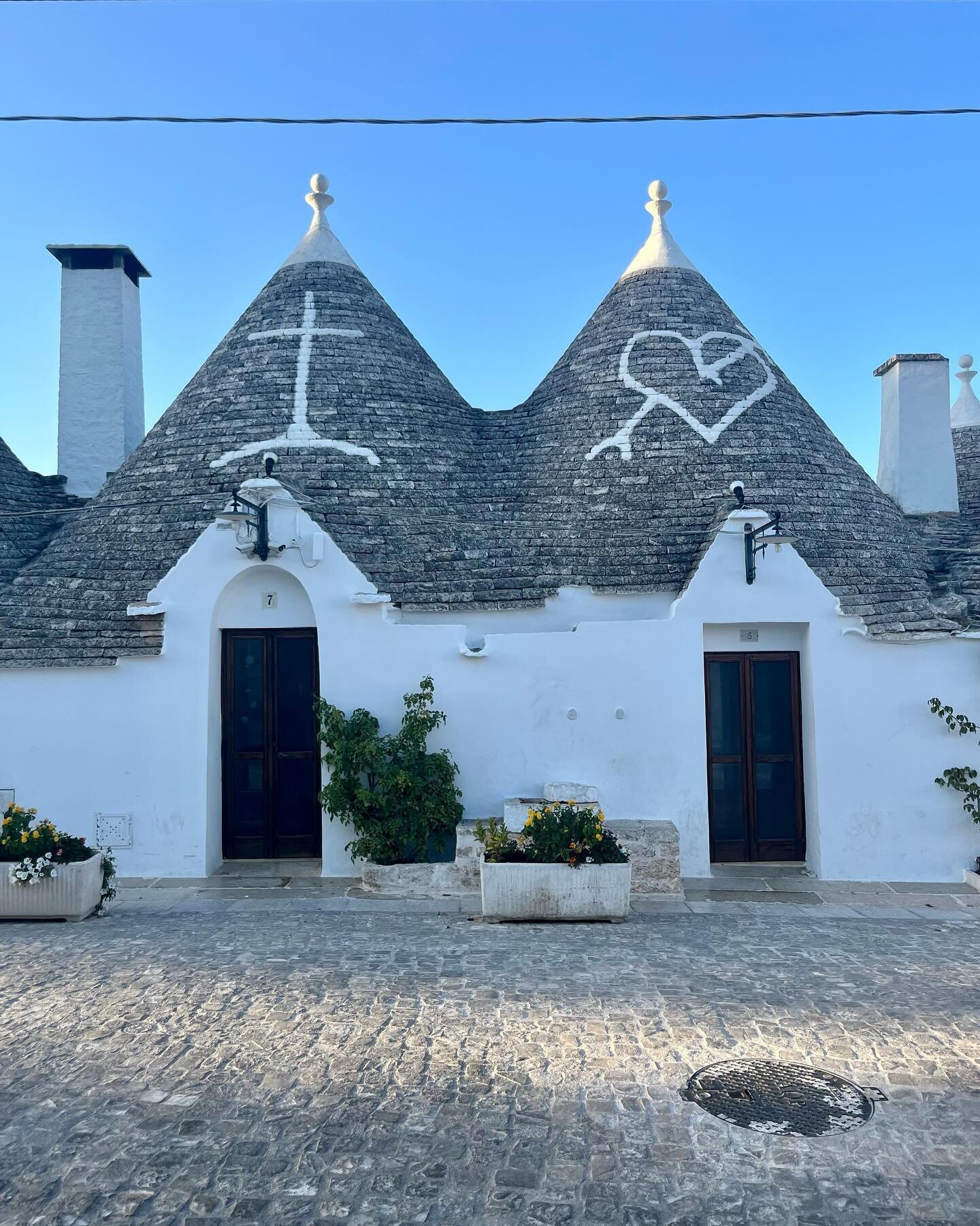 Hanging out amongst the trulli in Alberobello #alberobello #italy #trullihouses #2023travels