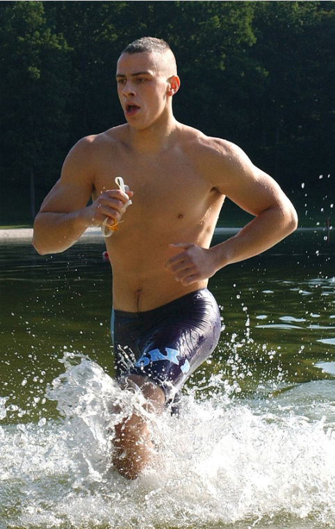 exercise marine running in water.png