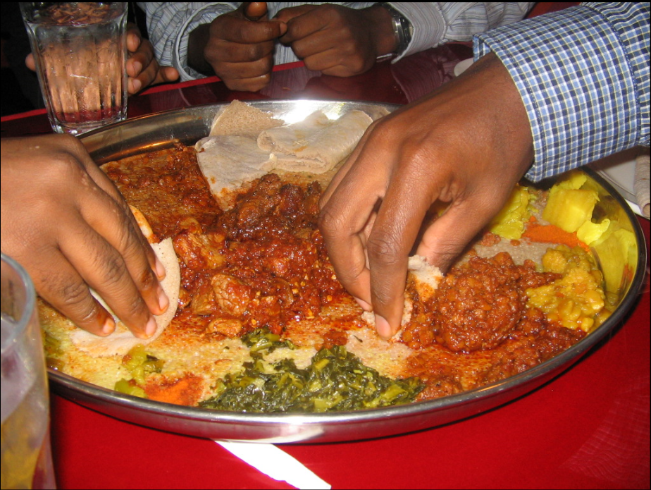 eating ethiopian style.png